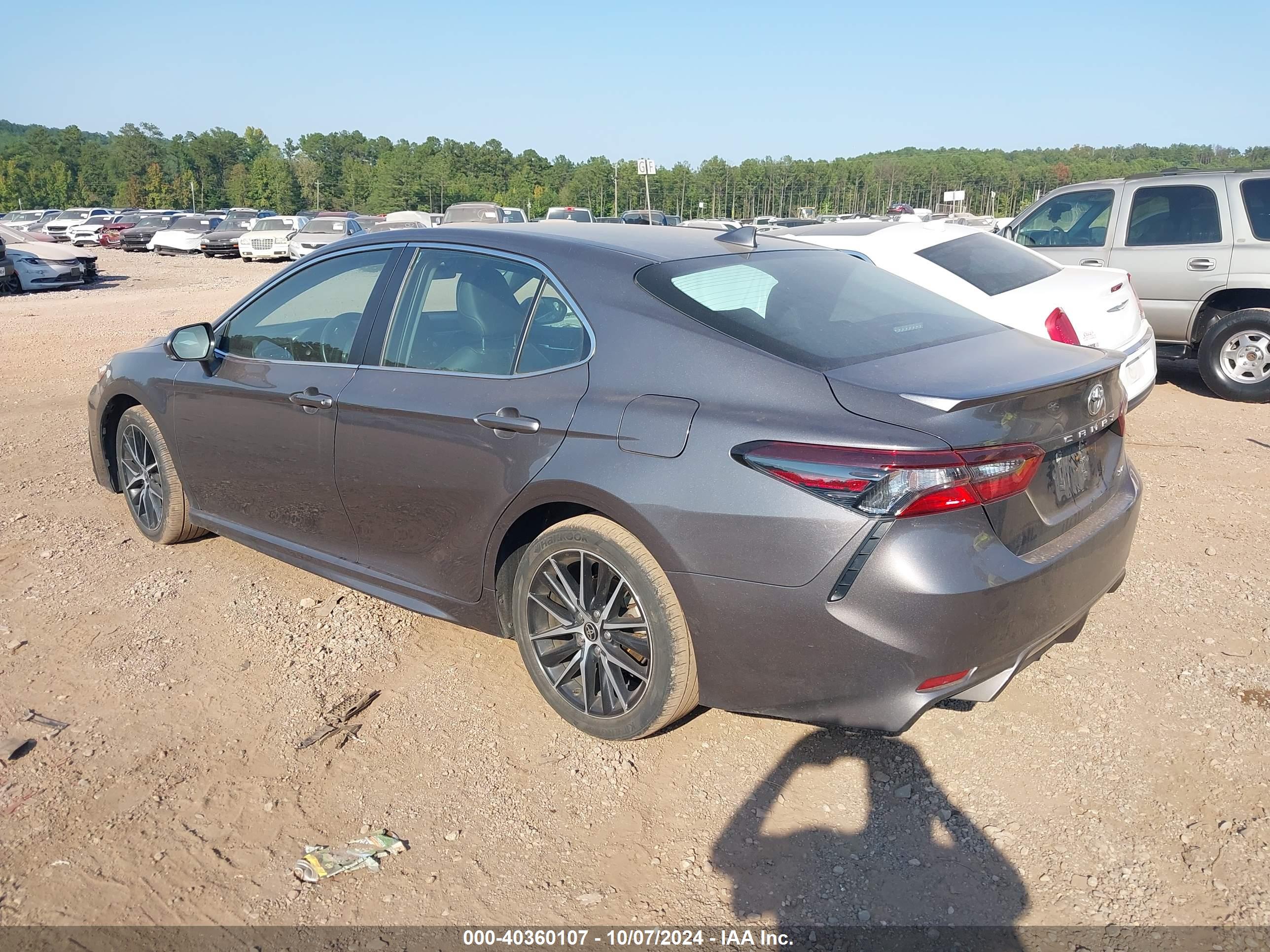 TOYOTA CAMRY image 3