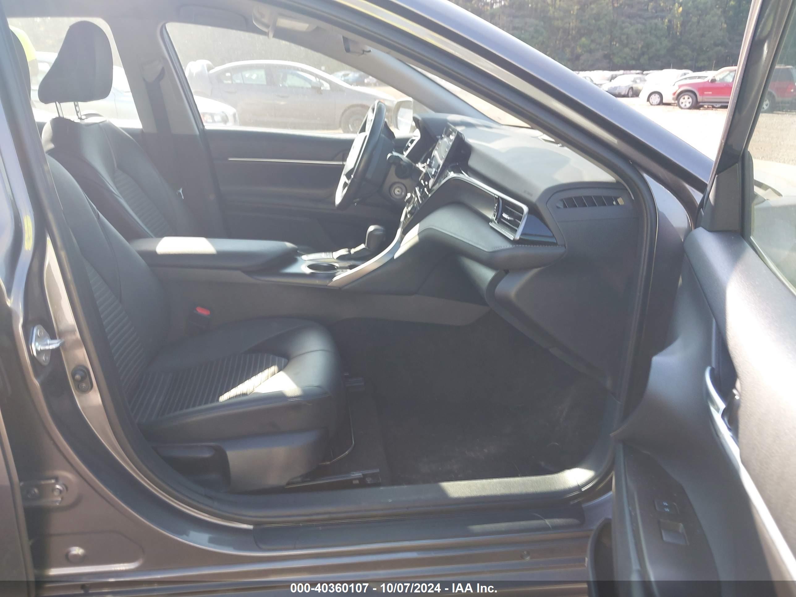 TOYOTA CAMRY image 5