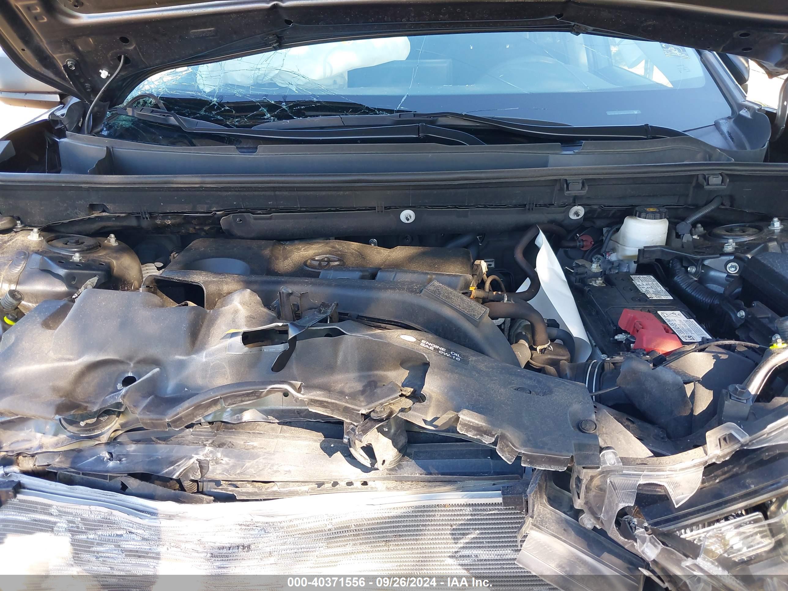 TOYOTA RAV4 image 10