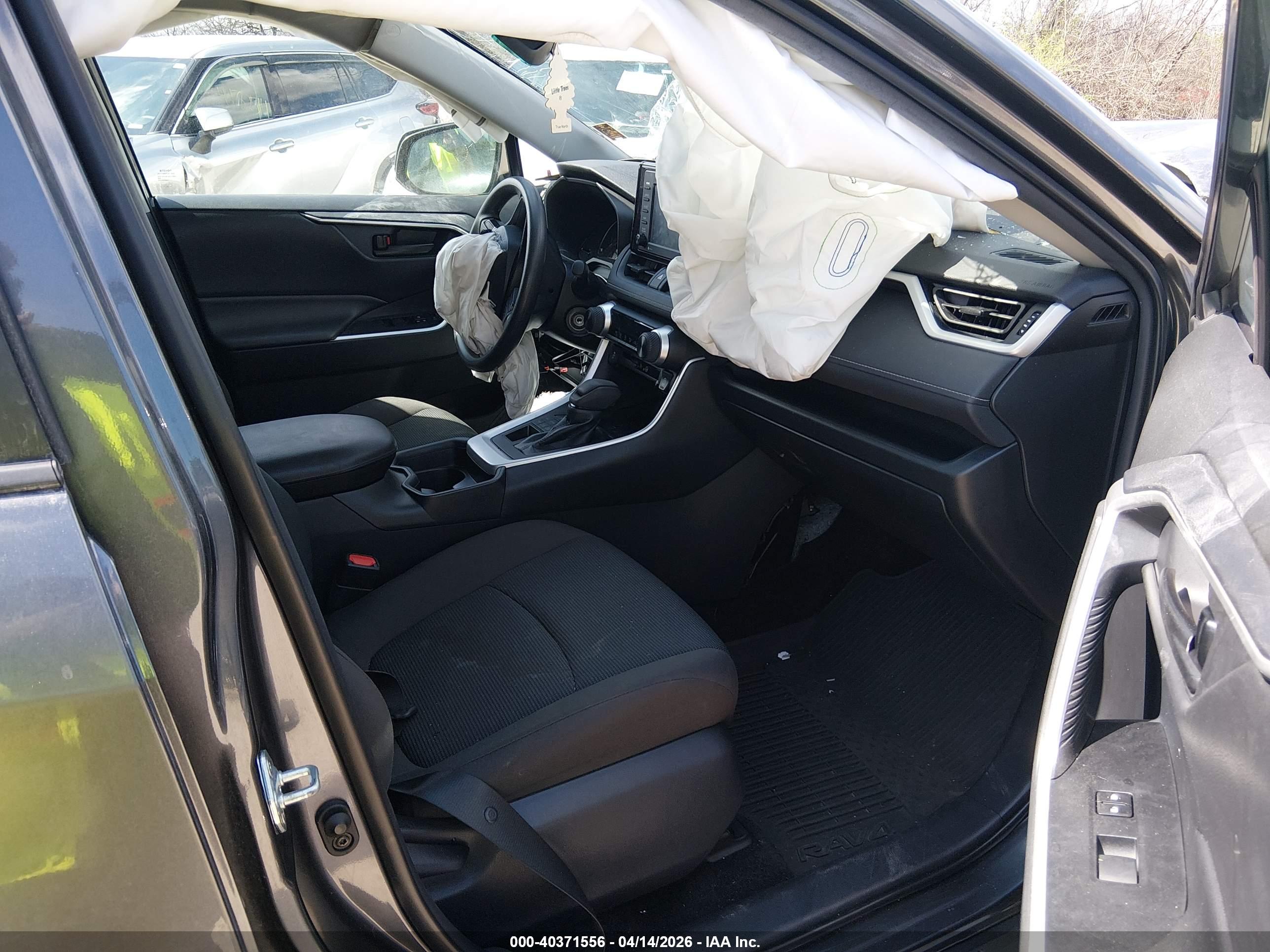TOYOTA RAV4 image 5