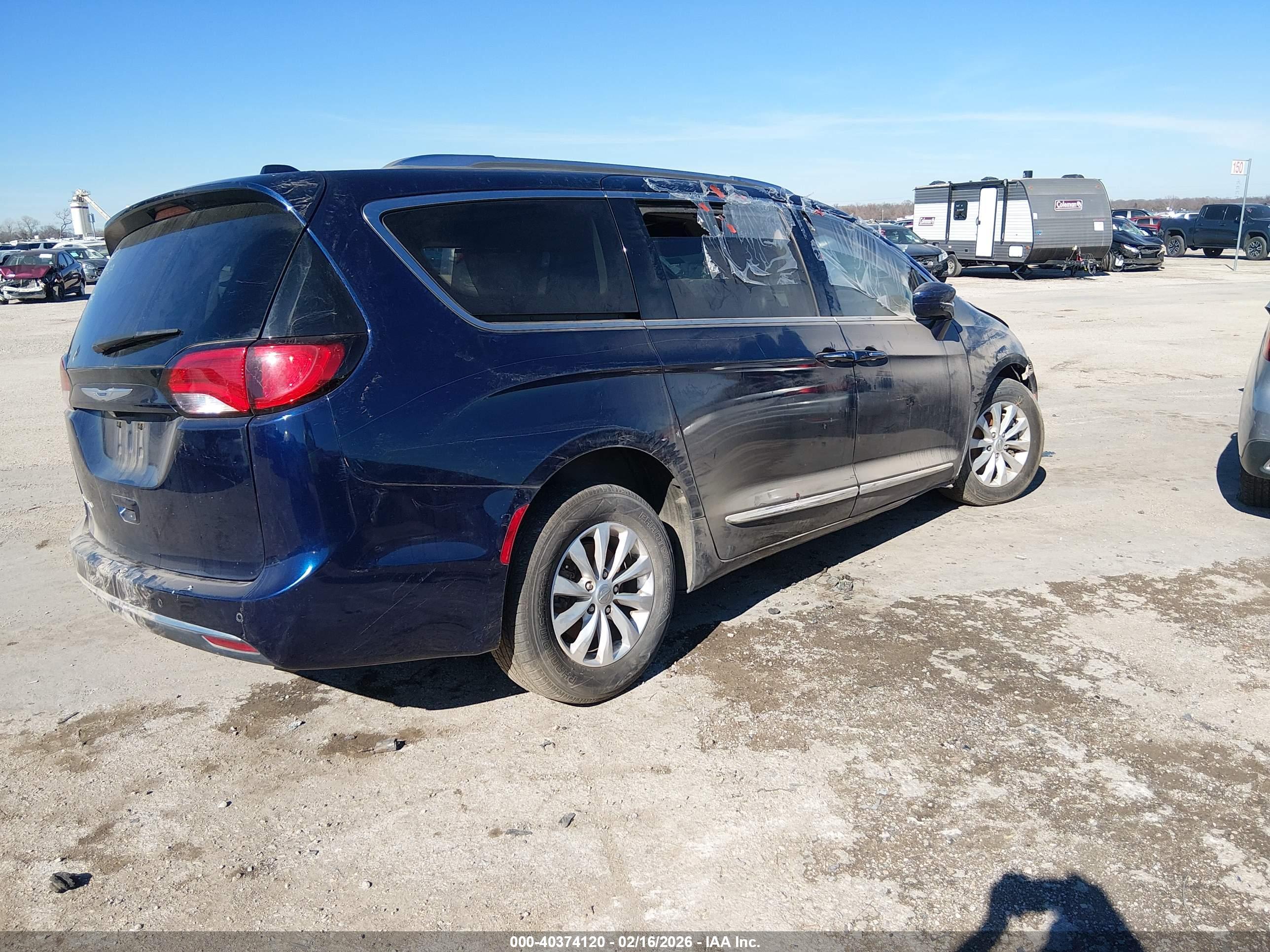CHRYSLER PACIFICA image 4