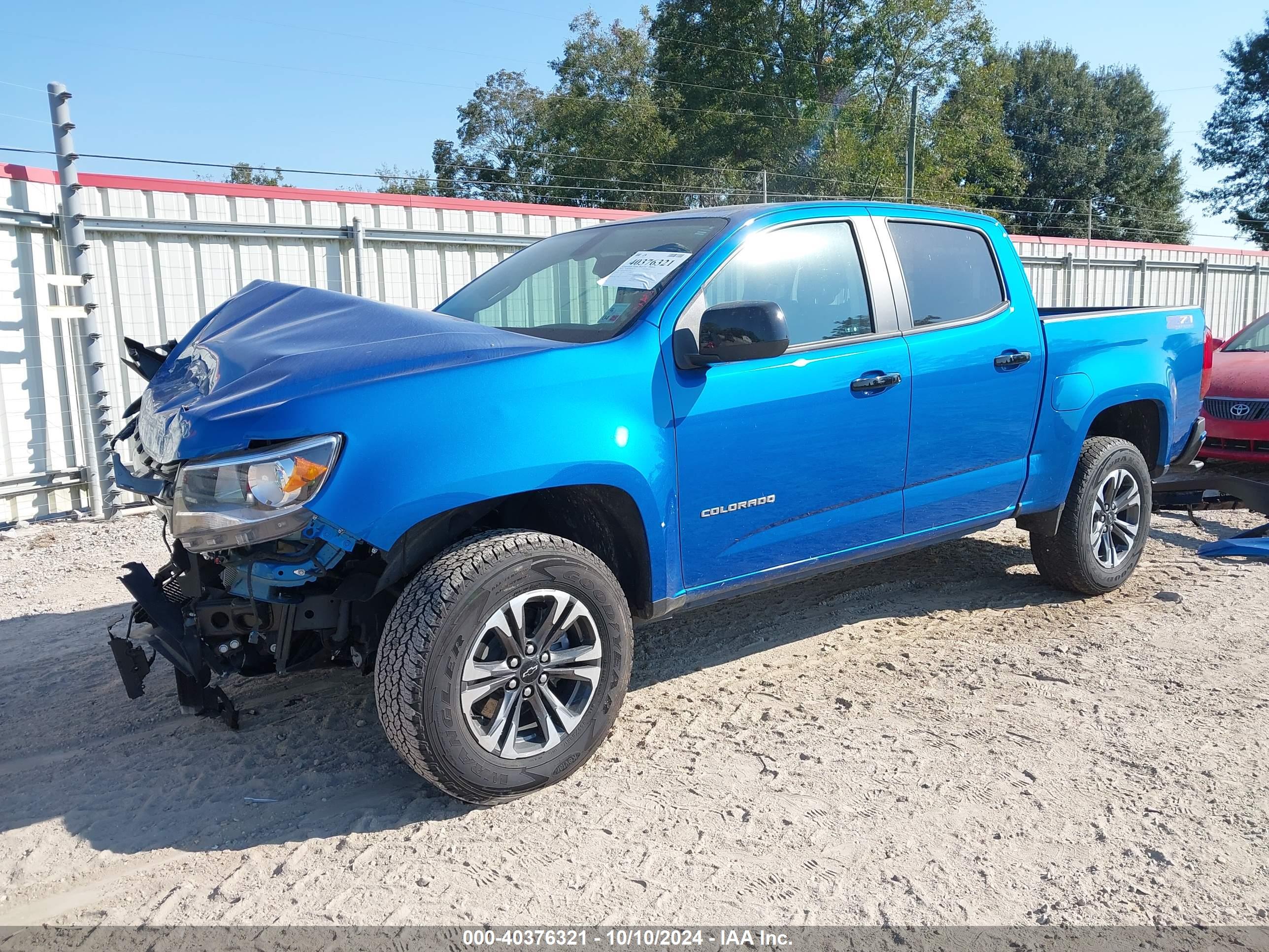 CHEVROLET COLORADO image 2