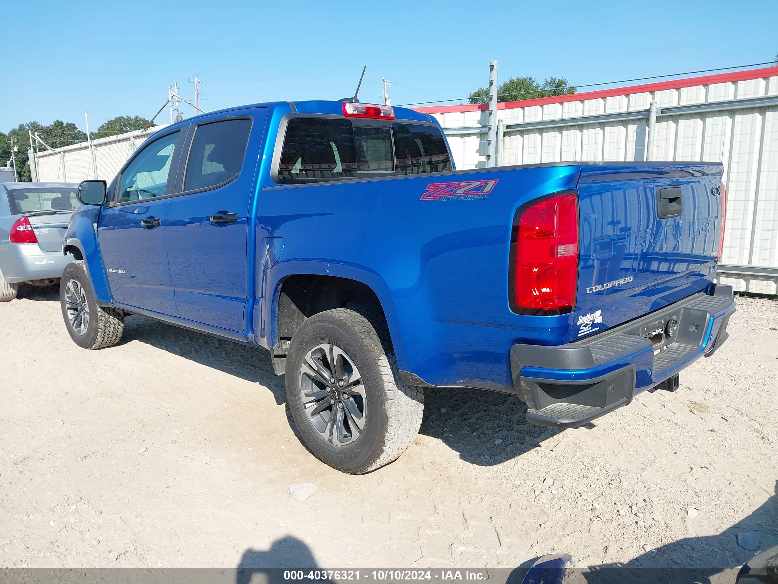 CHEVROLET COLORADO image 3