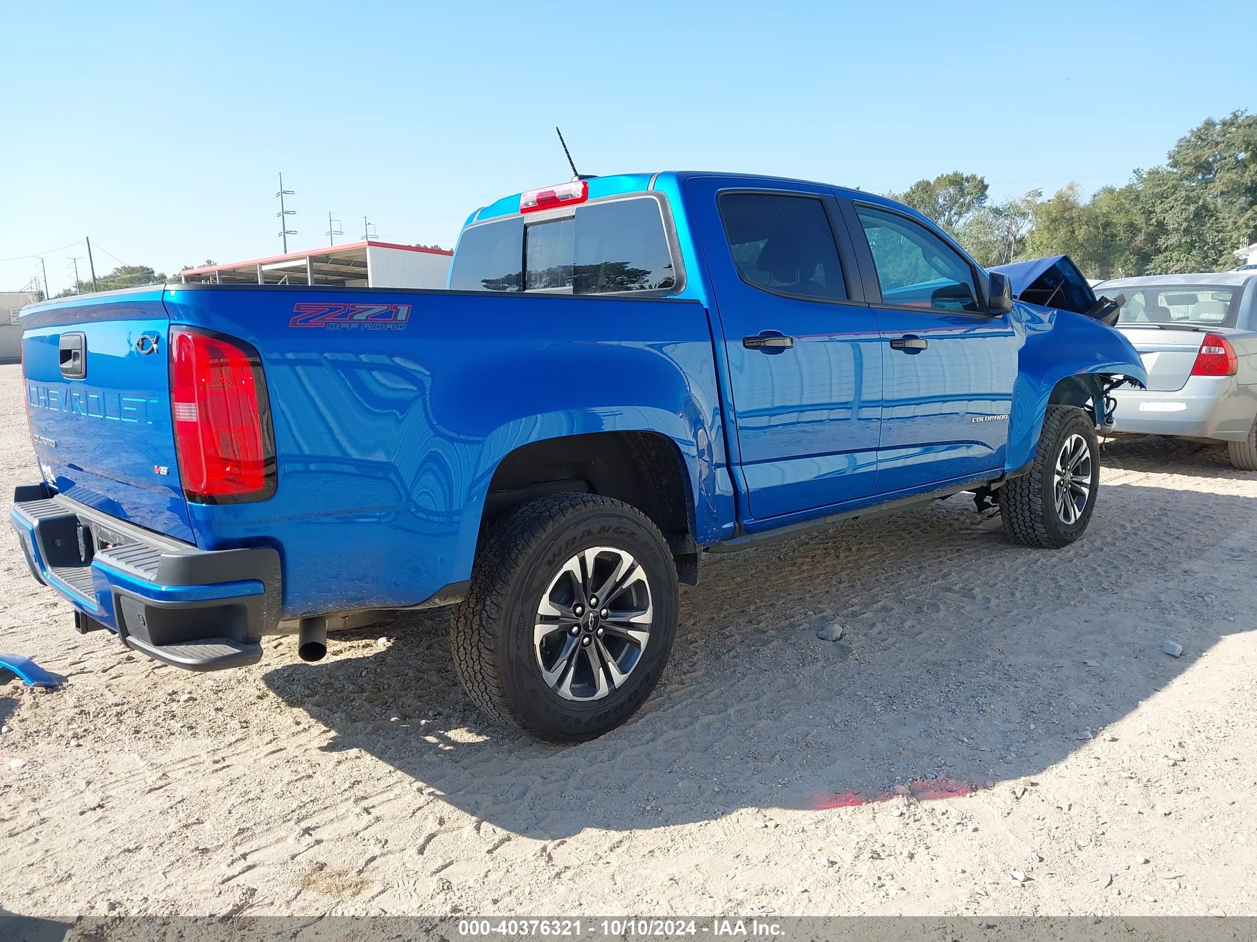 CHEVROLET COLORADO image 4