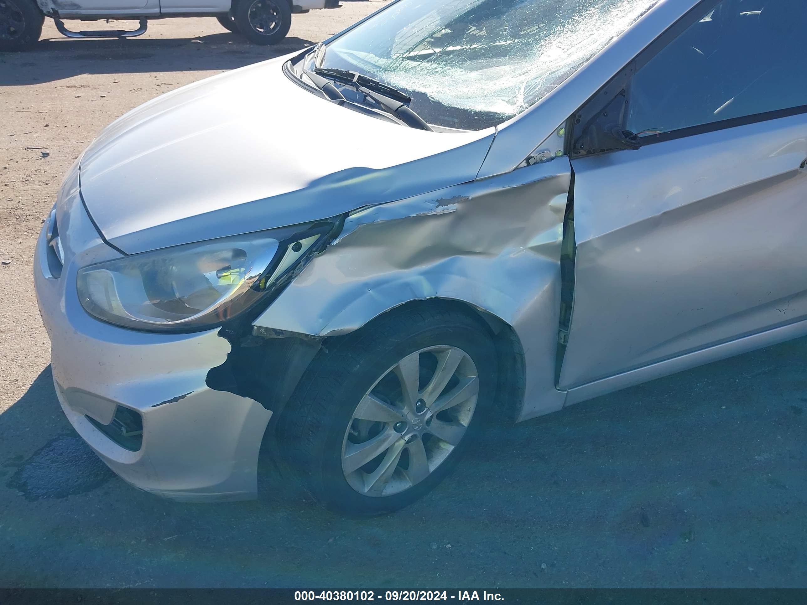 HYUNDAI ACCENT image 6
