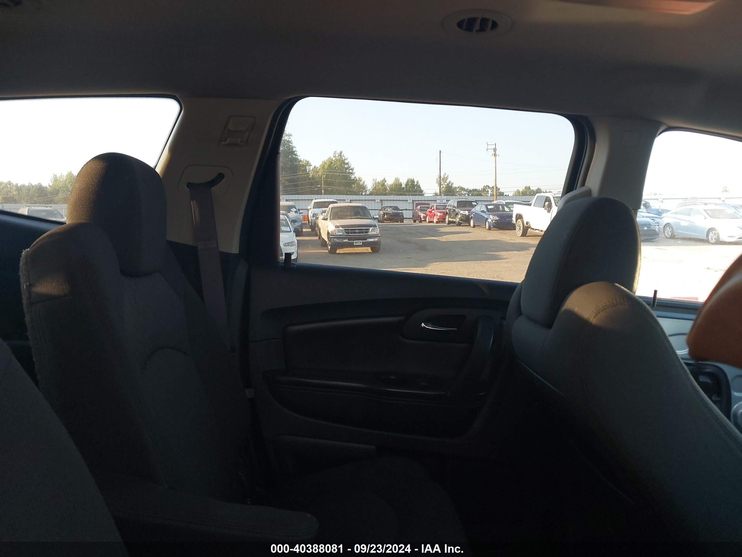 CHEVROLET TRAVERSE image 8