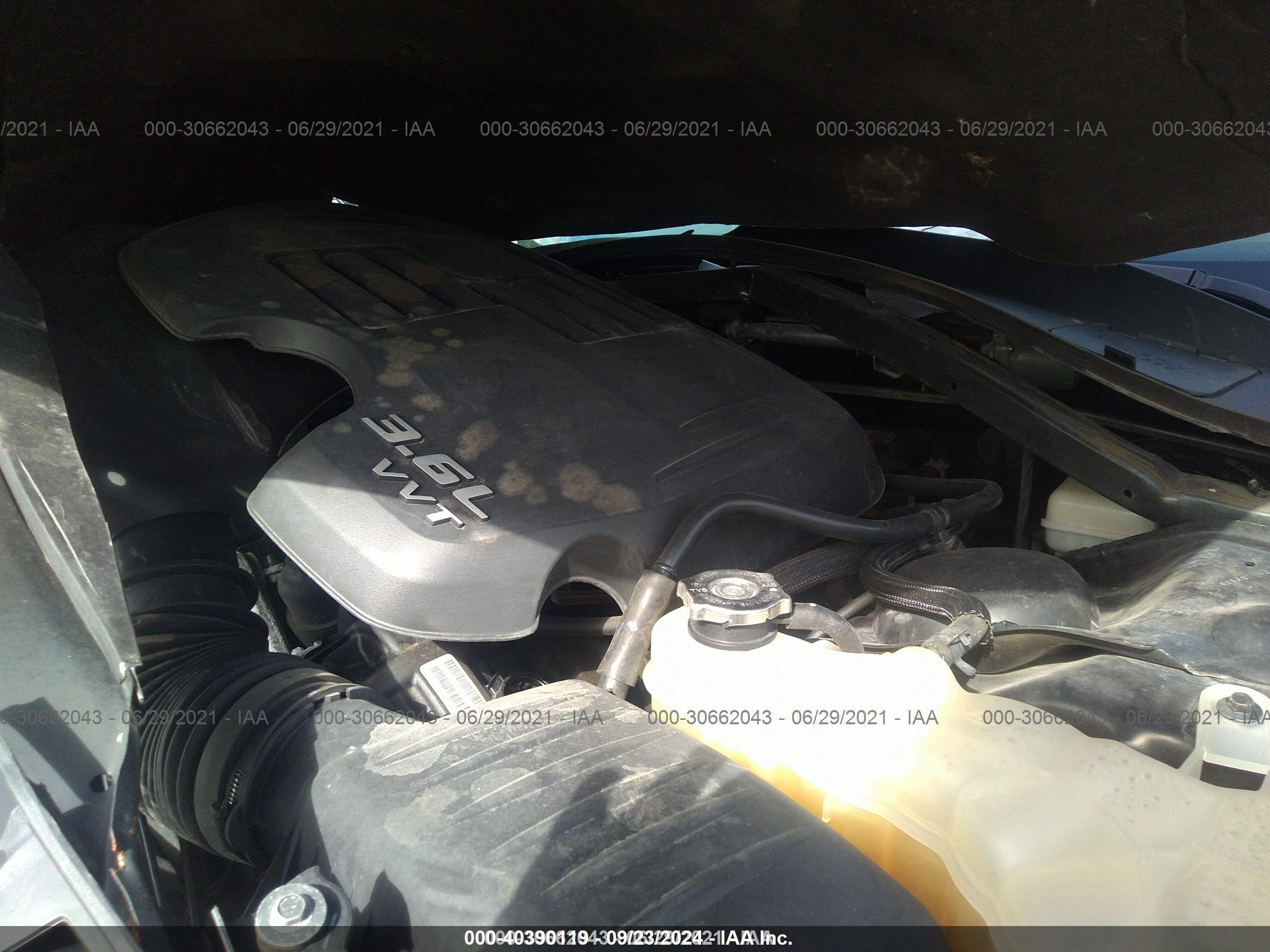 CHRYSLER 300C image 10