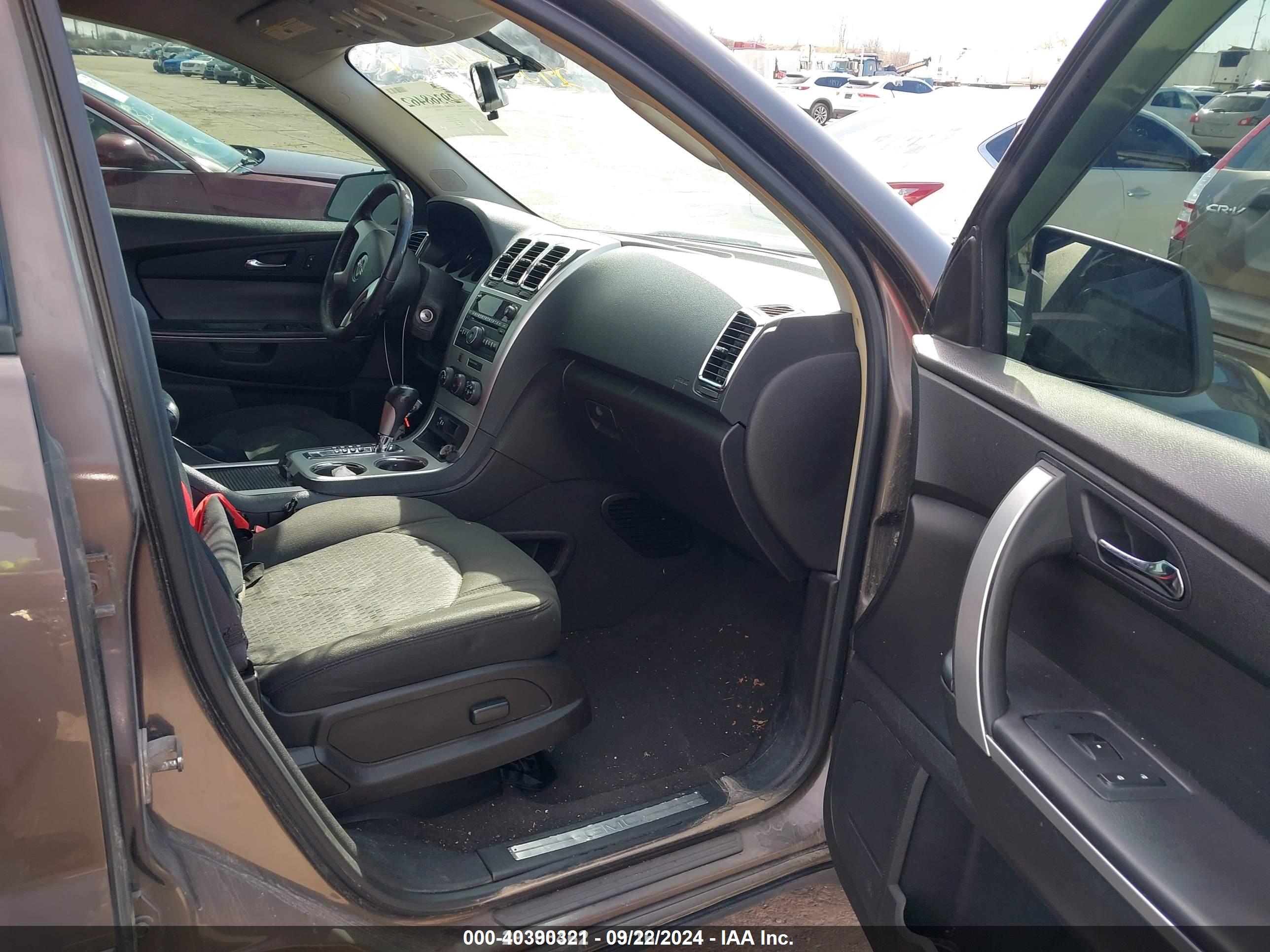 GMC ACADIA image 5