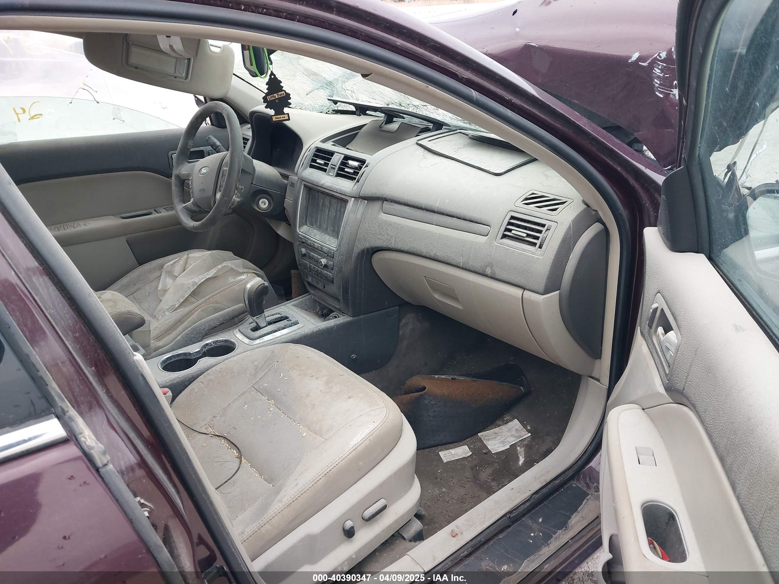 FORD FUSION image 5