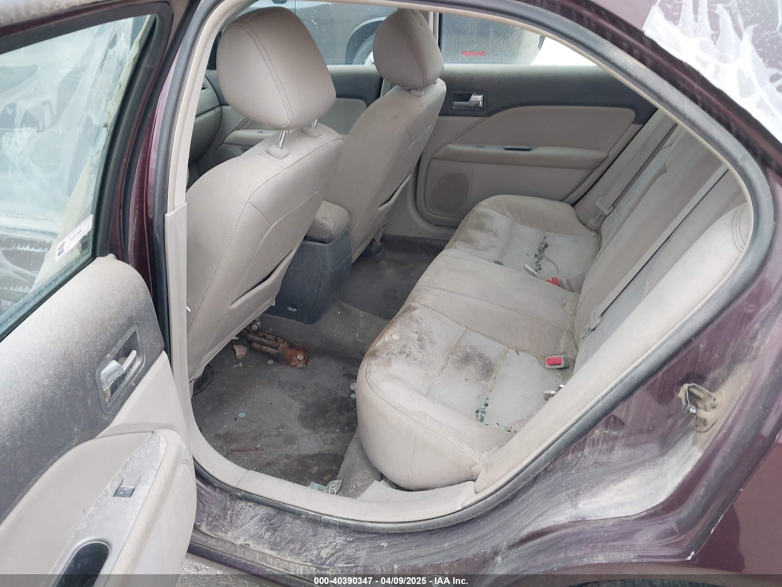 FORD FUSION image 8