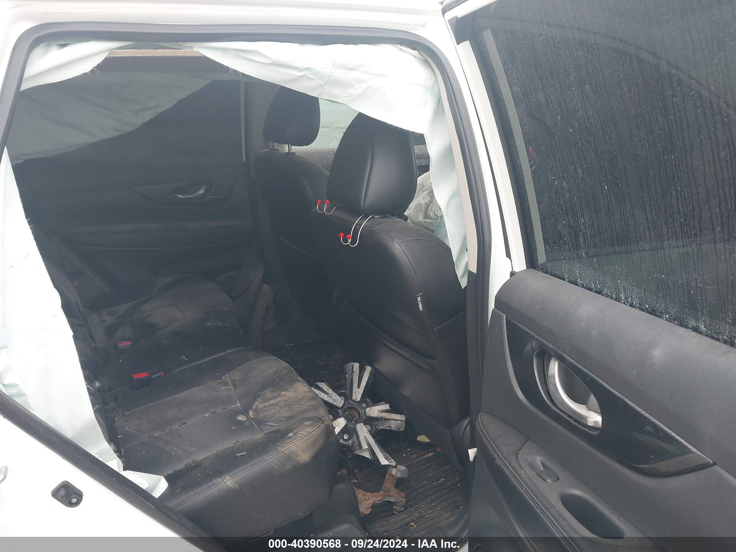 NISSAN ROGUE image 8