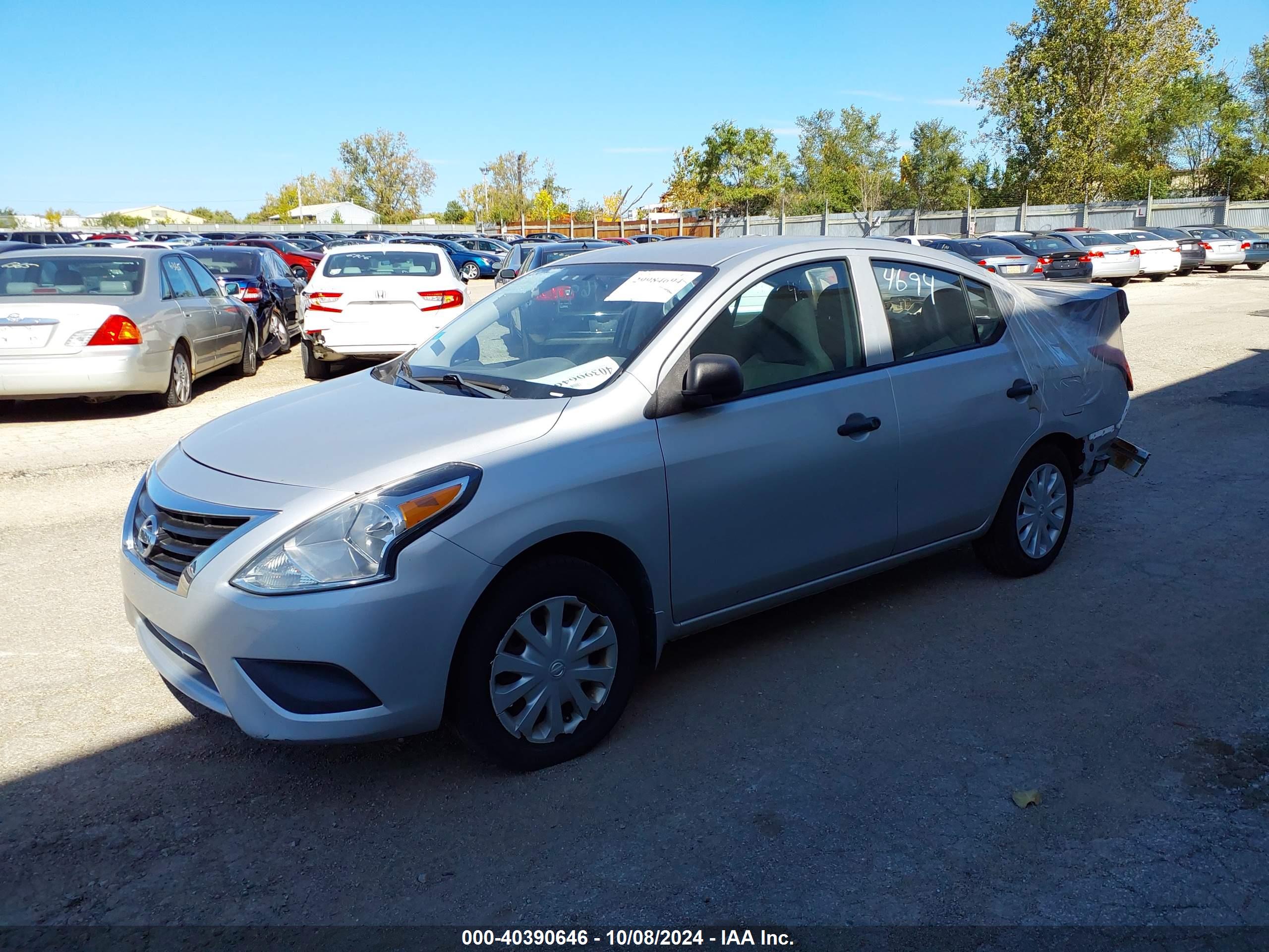 NISSAN VERSA image 2