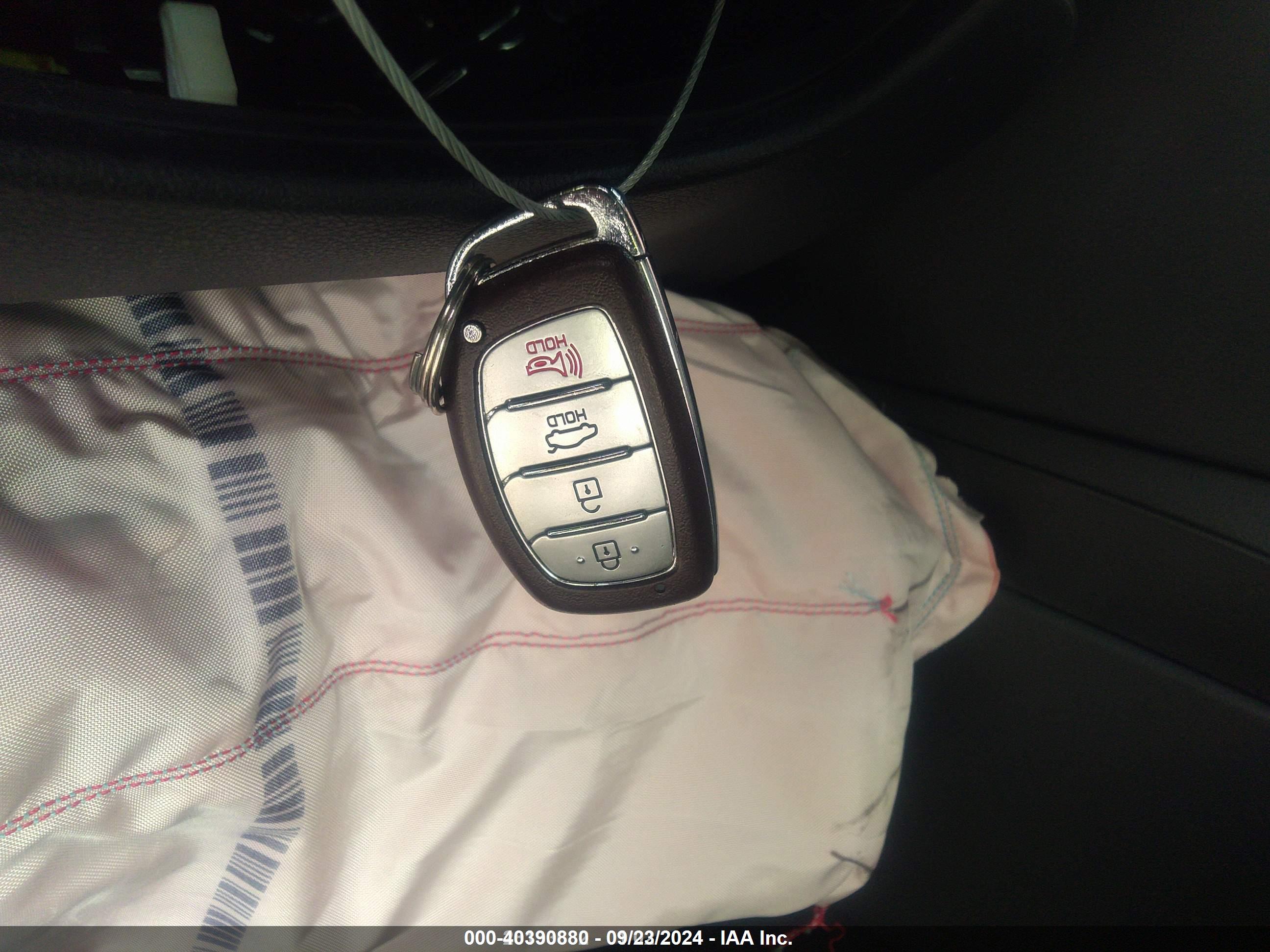 HYUNDAI ELANTRA image 11