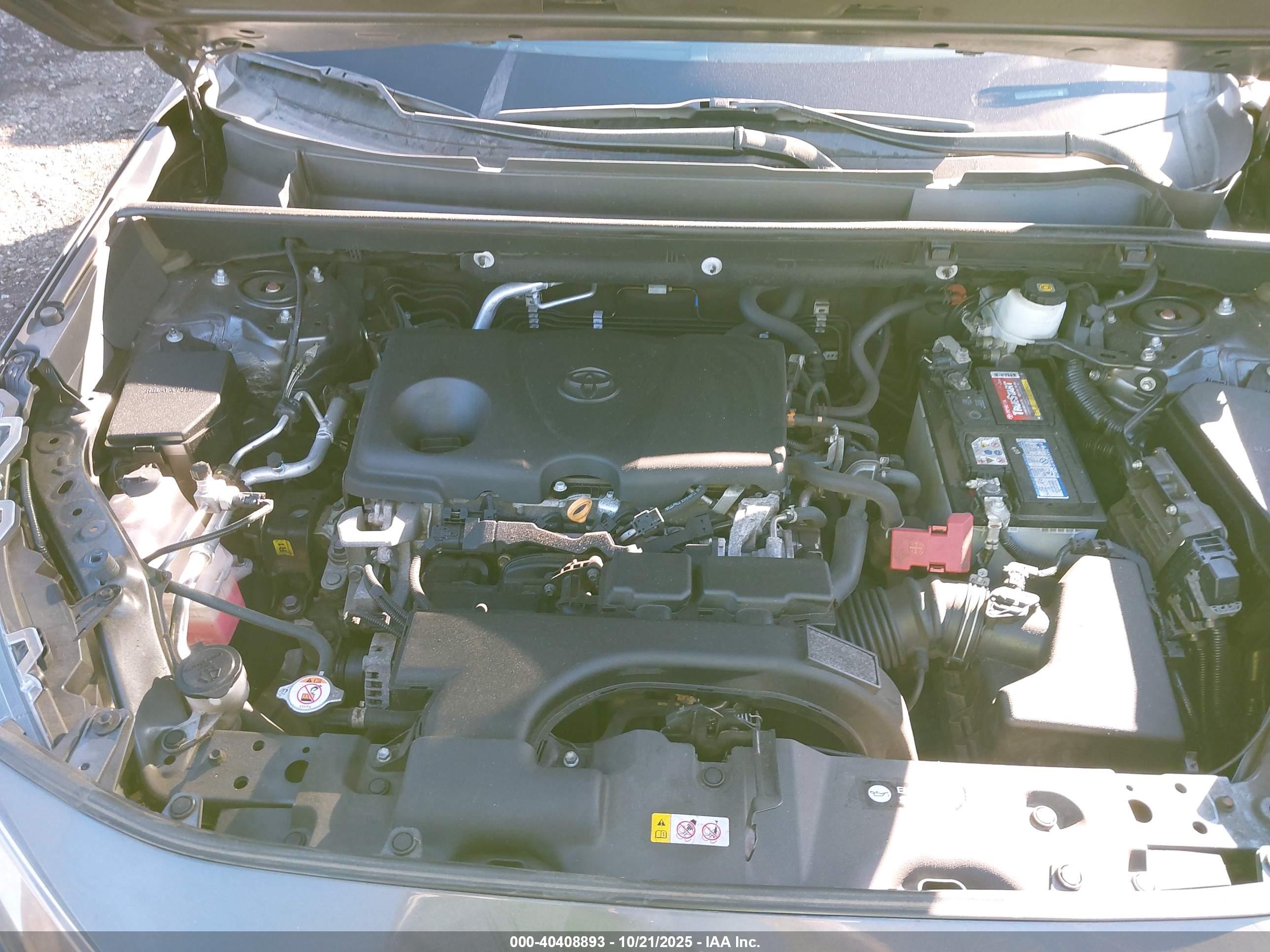 TOYOTA RAV4 image 10