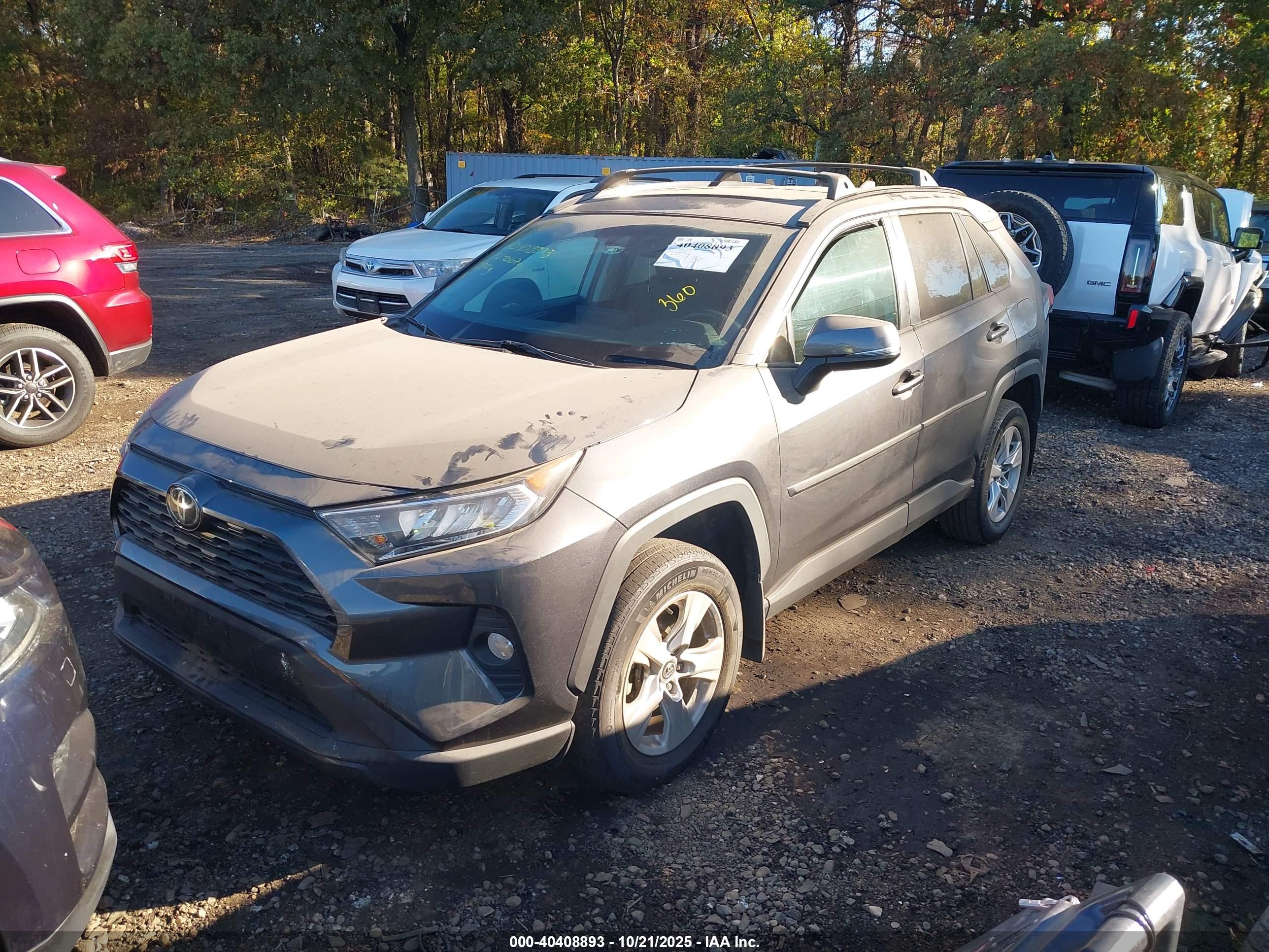 TOYOTA RAV4 image 2