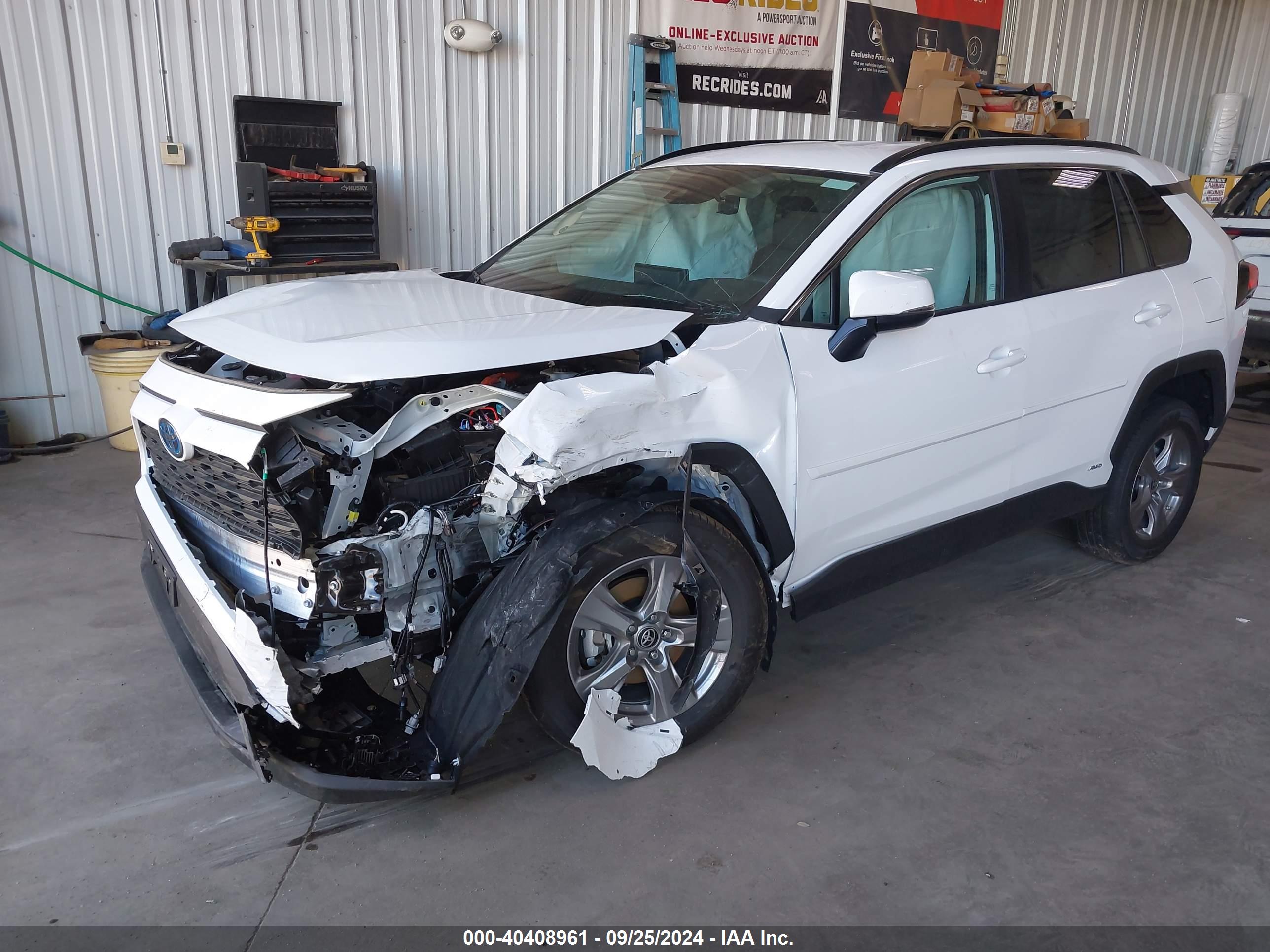 TOYOTA RAV4 image 2