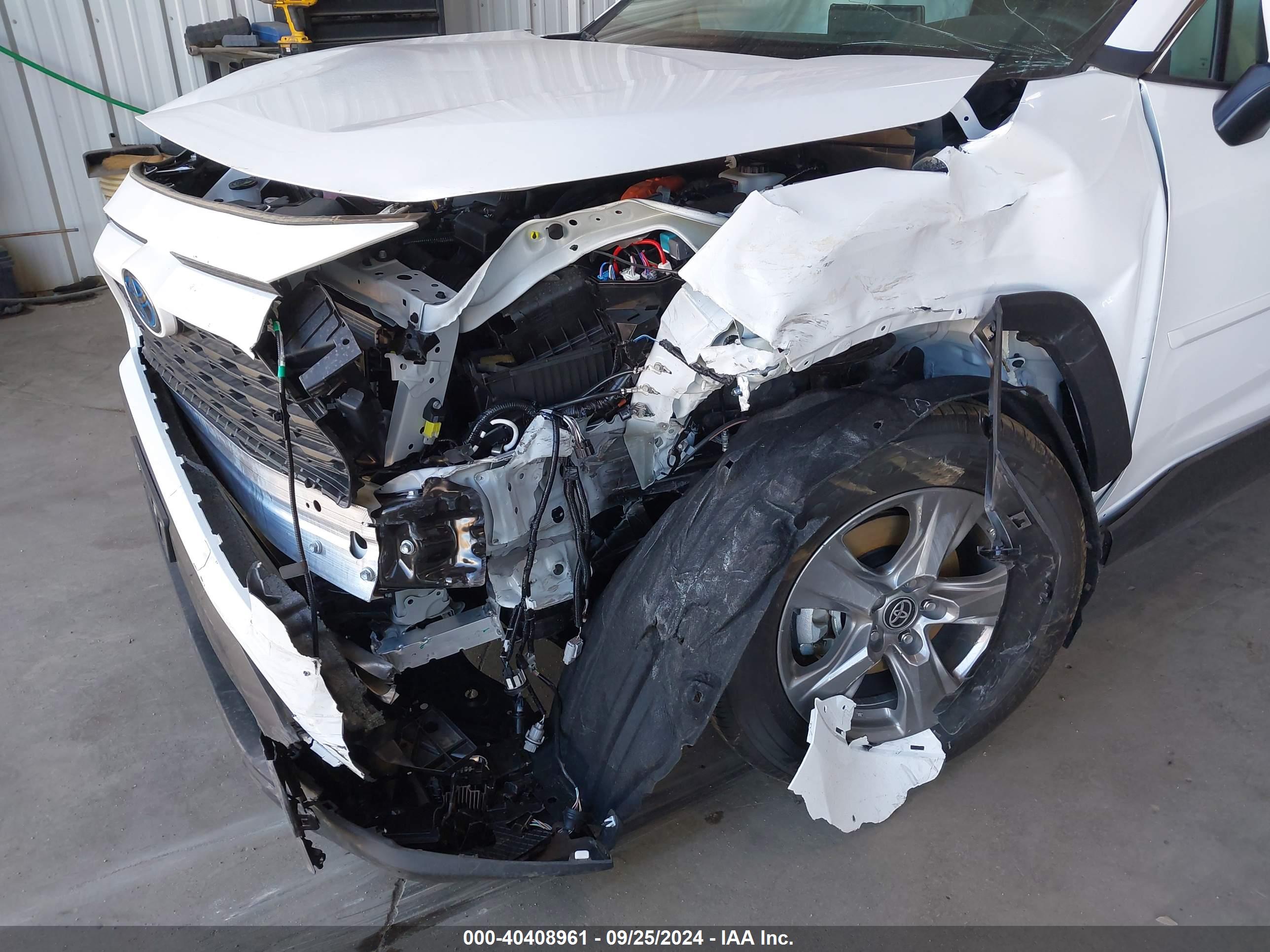 TOYOTA RAV4 image 6