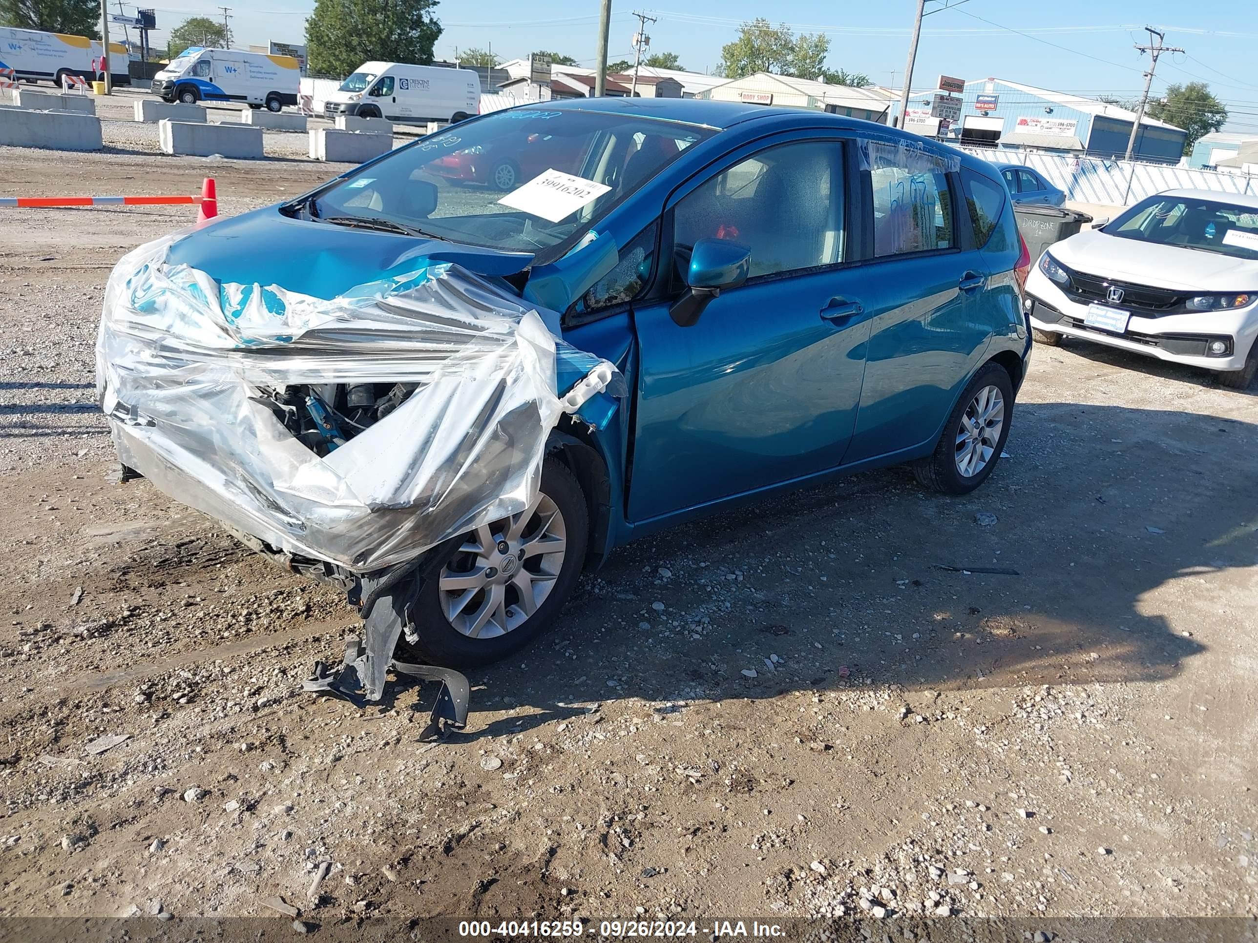 NISSAN VERSA image 2