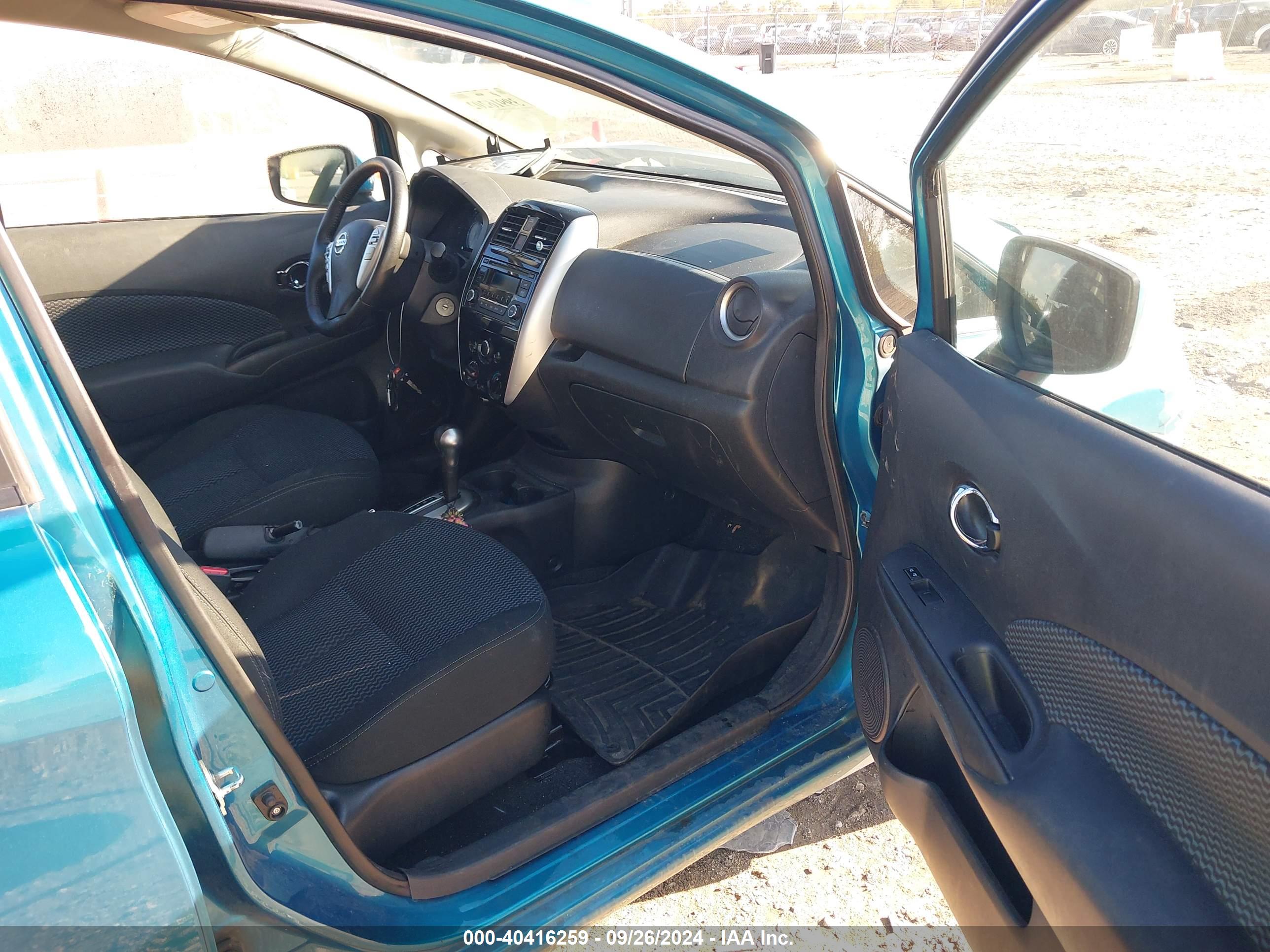 NISSAN VERSA image 5