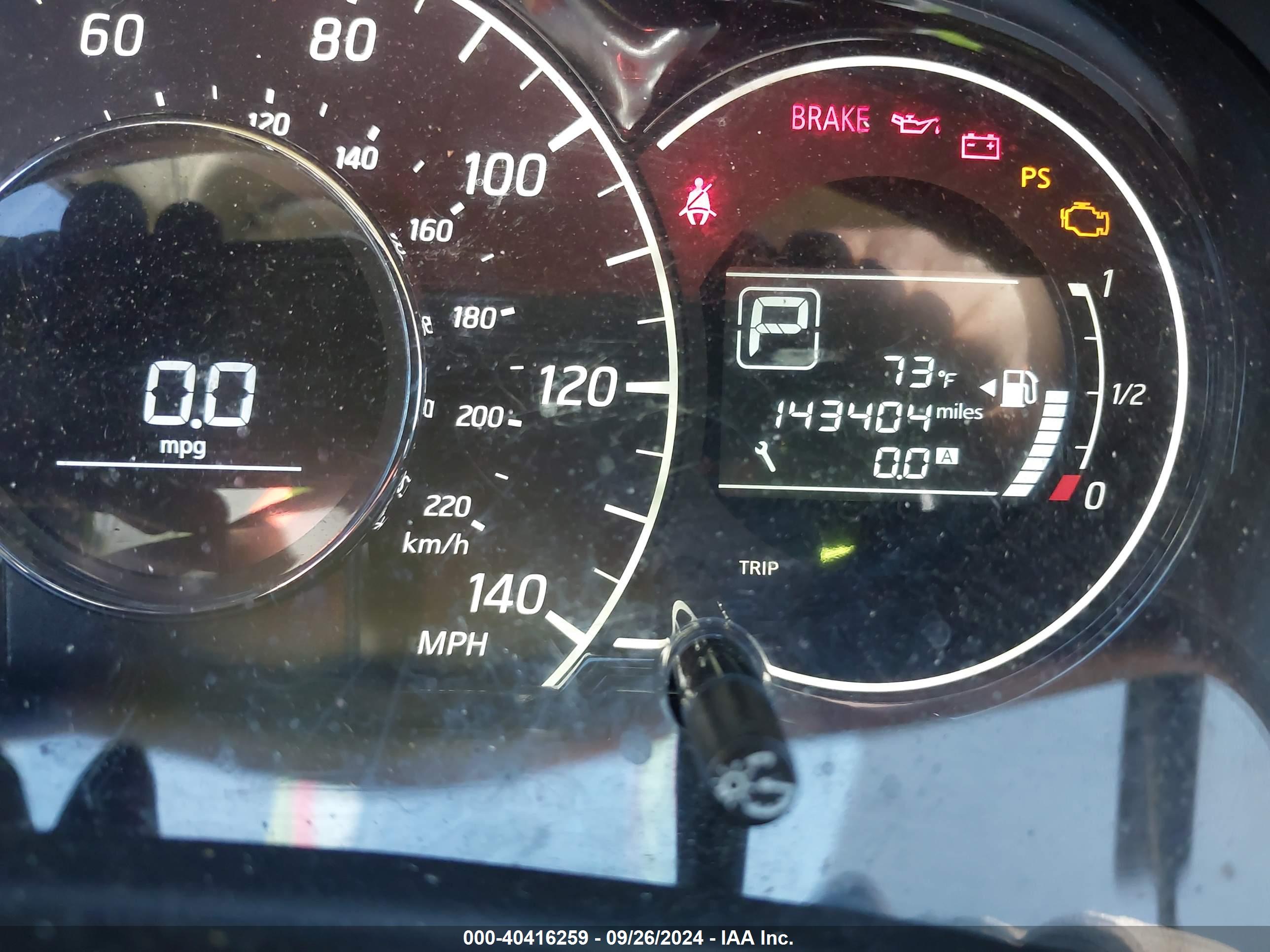 NISSAN VERSA image 7
