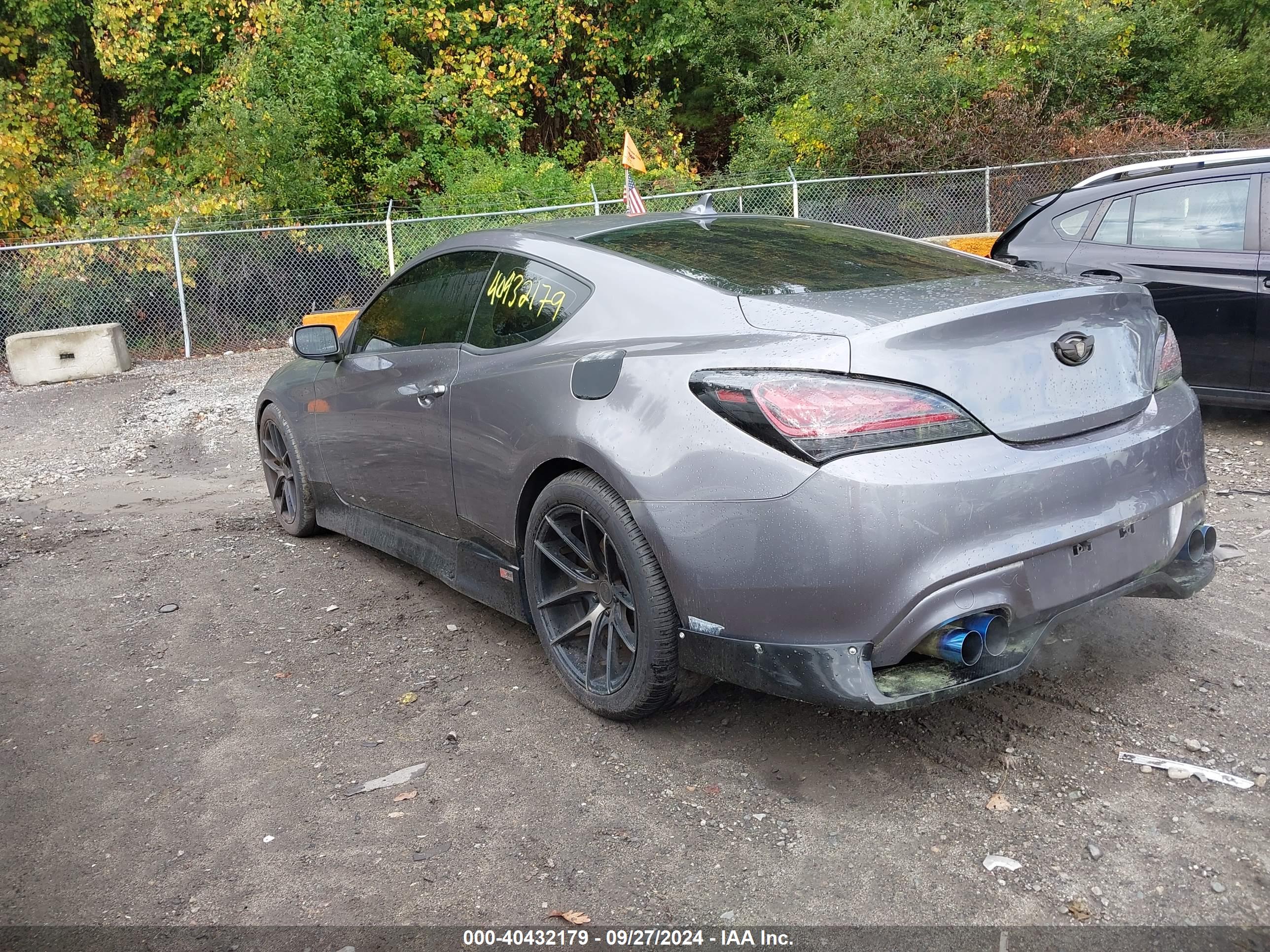 HYUNDAI GENESIS image 3