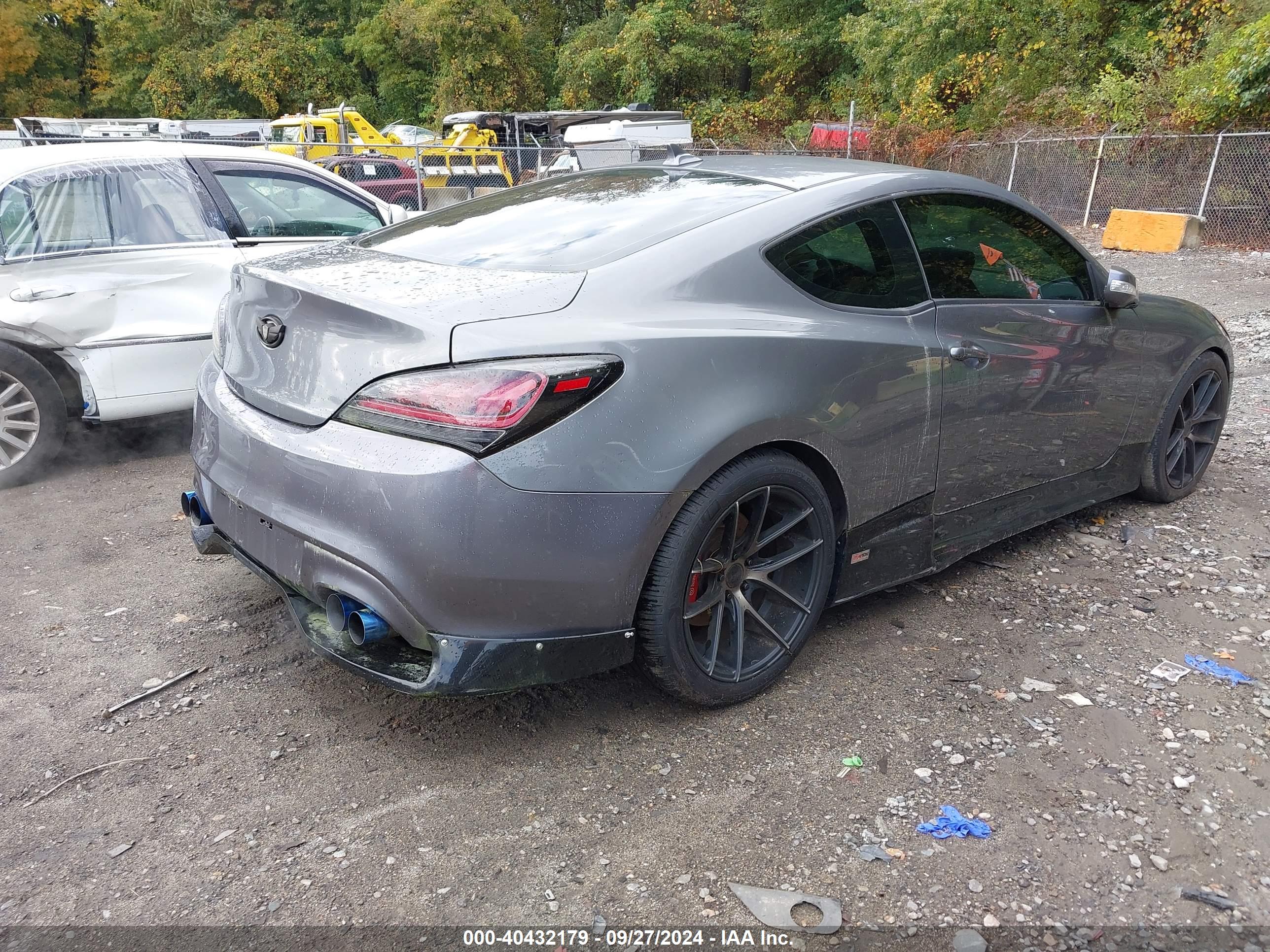 HYUNDAI GENESIS image 4