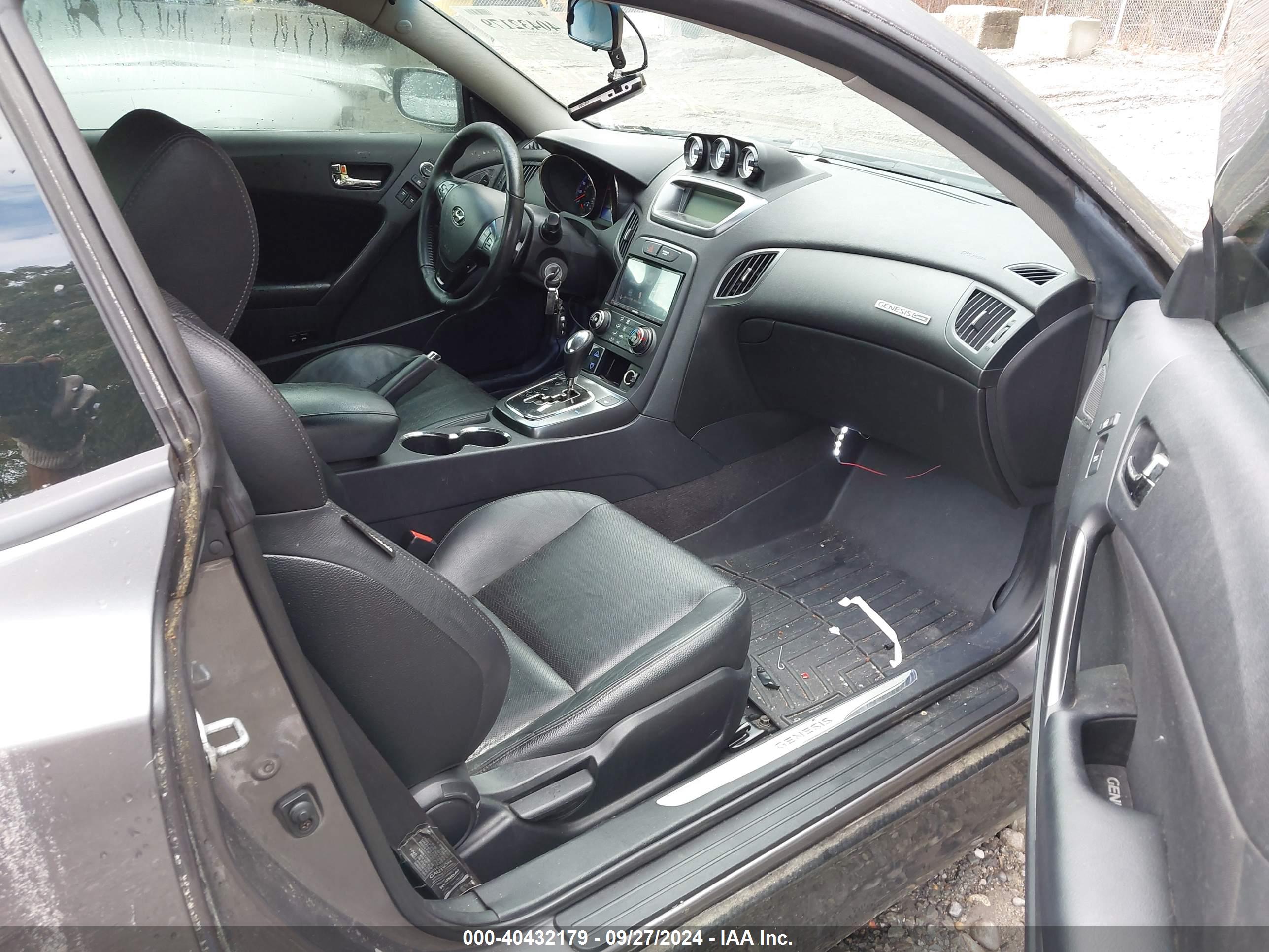 HYUNDAI GENESIS image 5