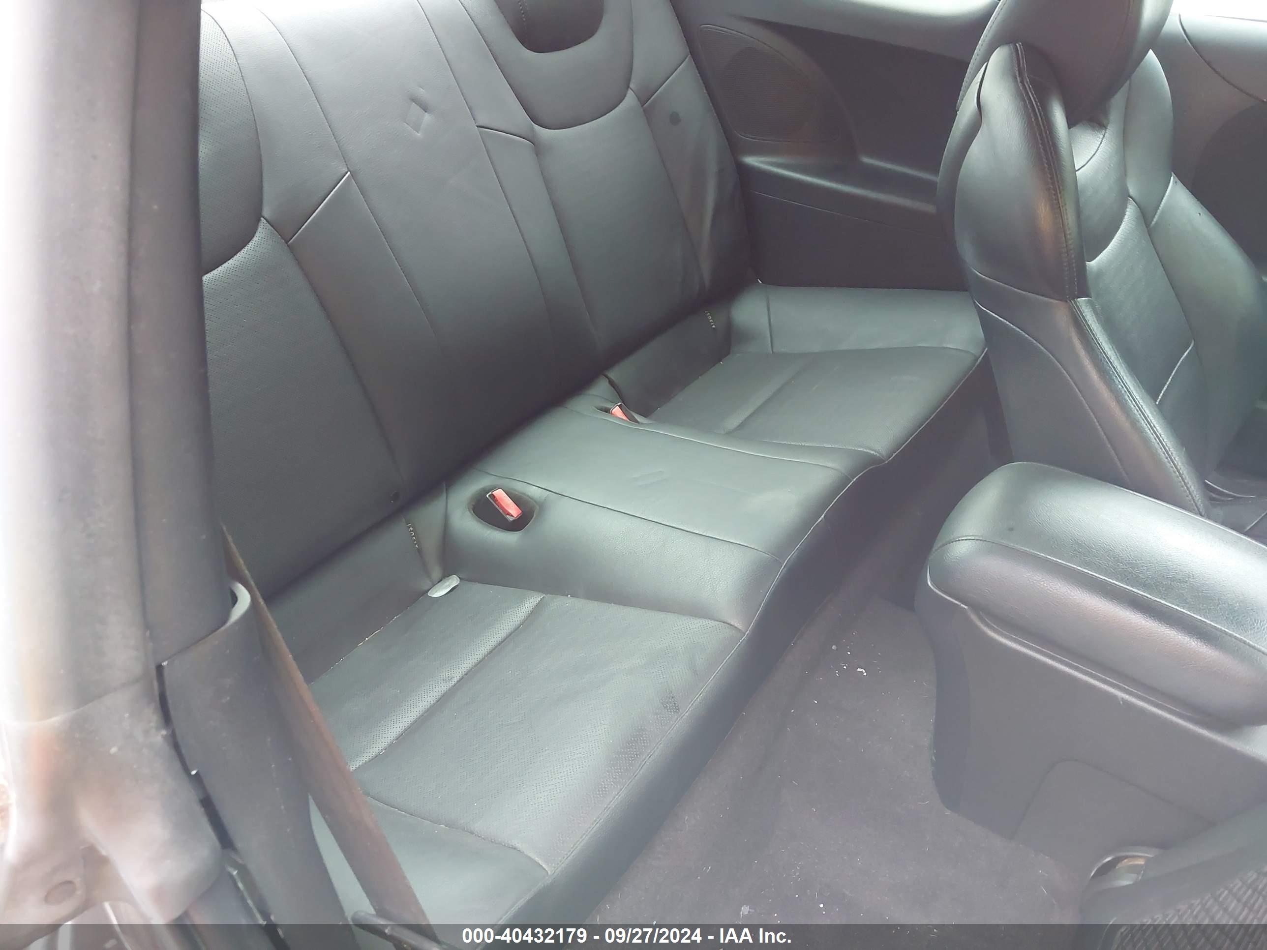 HYUNDAI GENESIS image 8