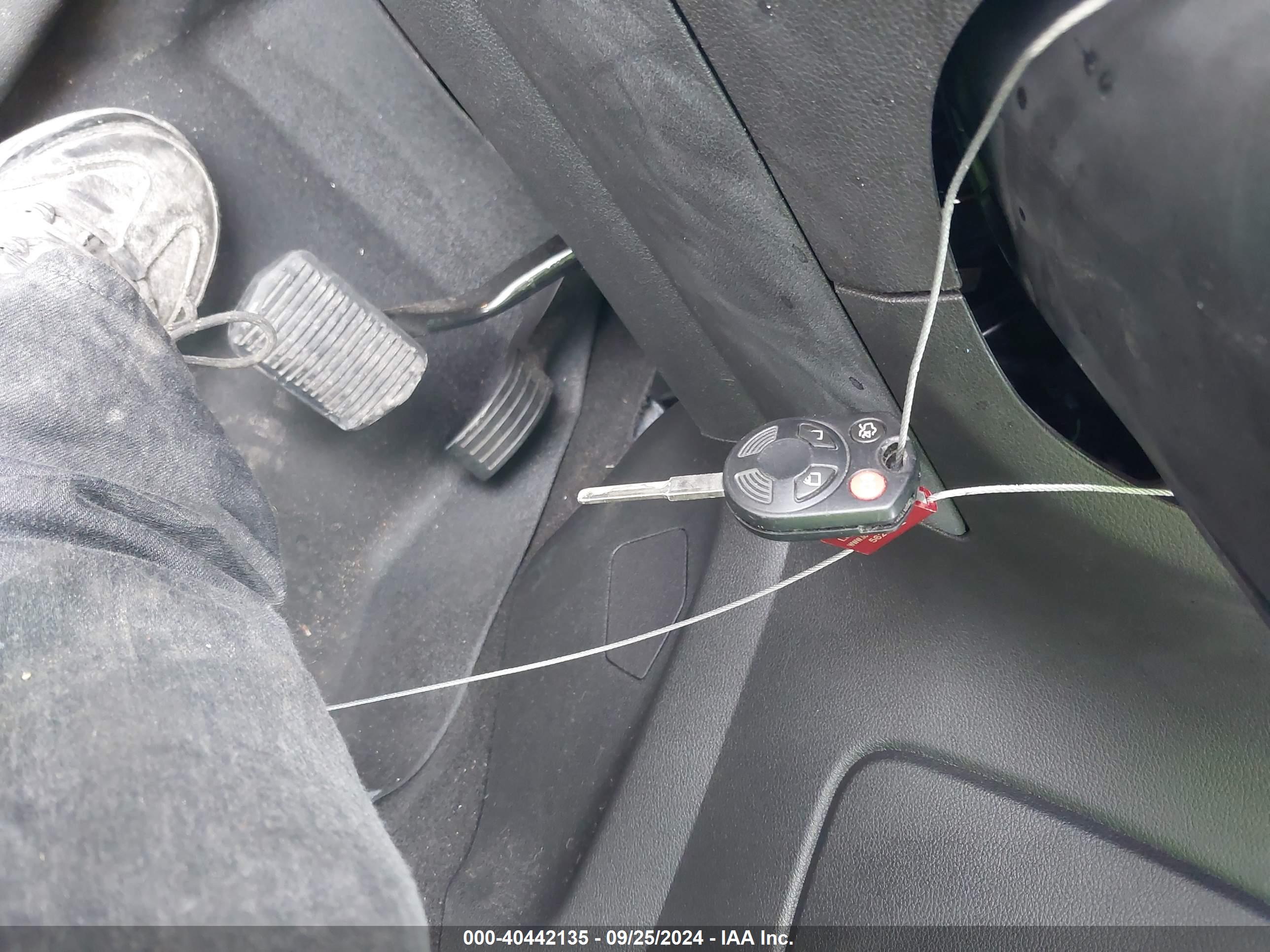 FORD ESCAPE image 11