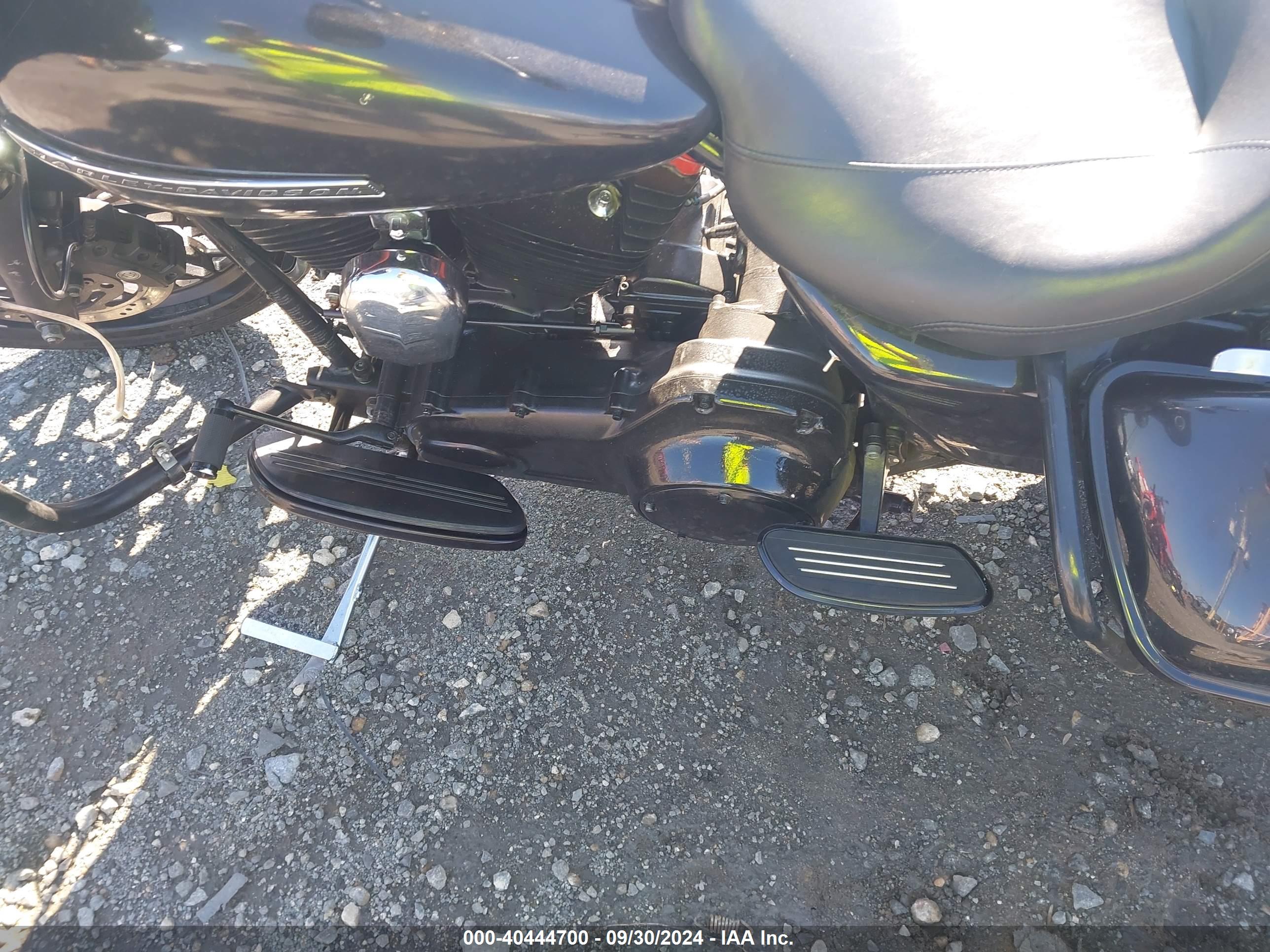 HARLEY-DAVIDSON FLHT image 9