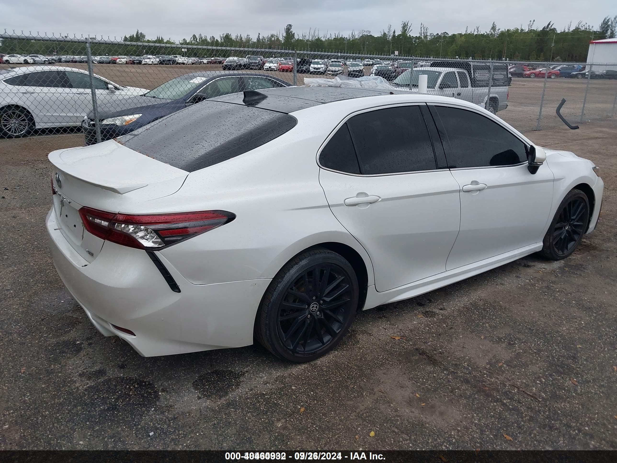 TOYOTA CAMRY image 4