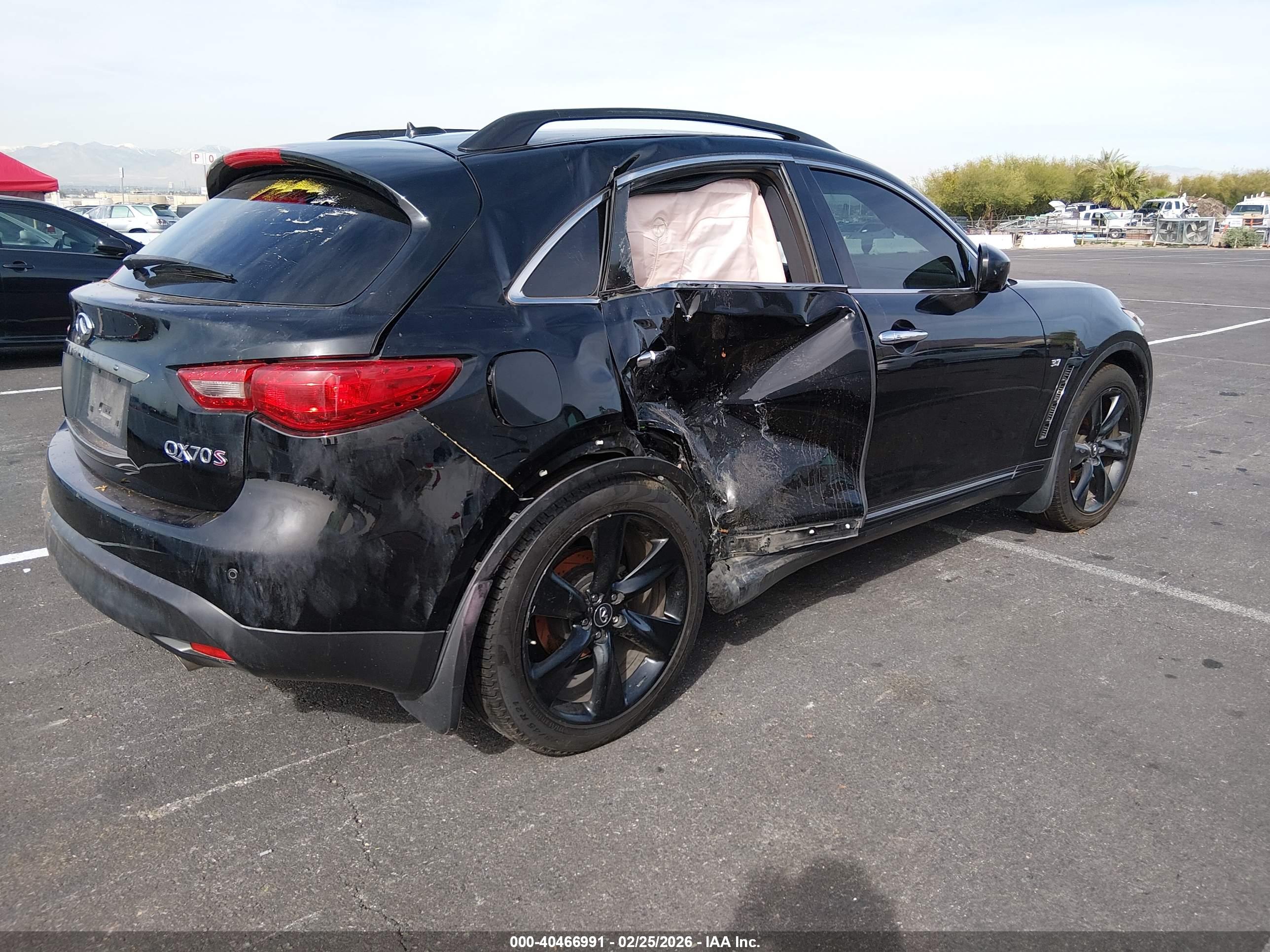 INFINITI QX70 image 4