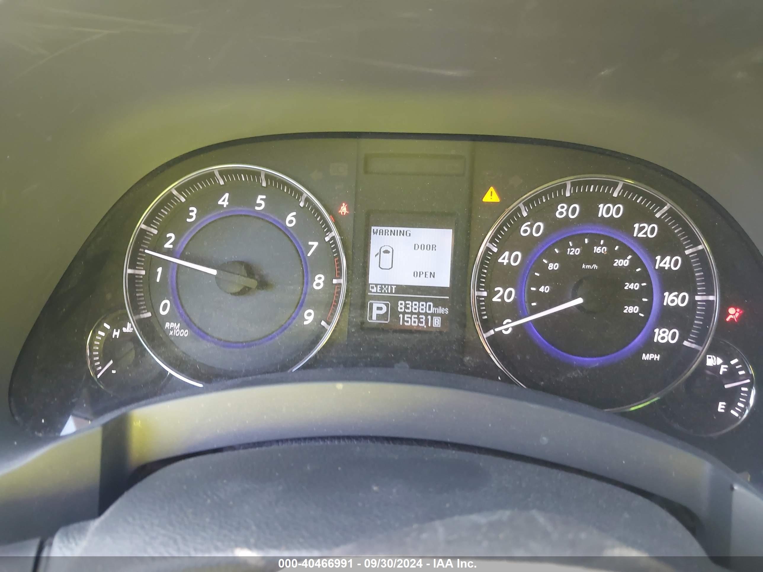 INFINITI QX70 image 7