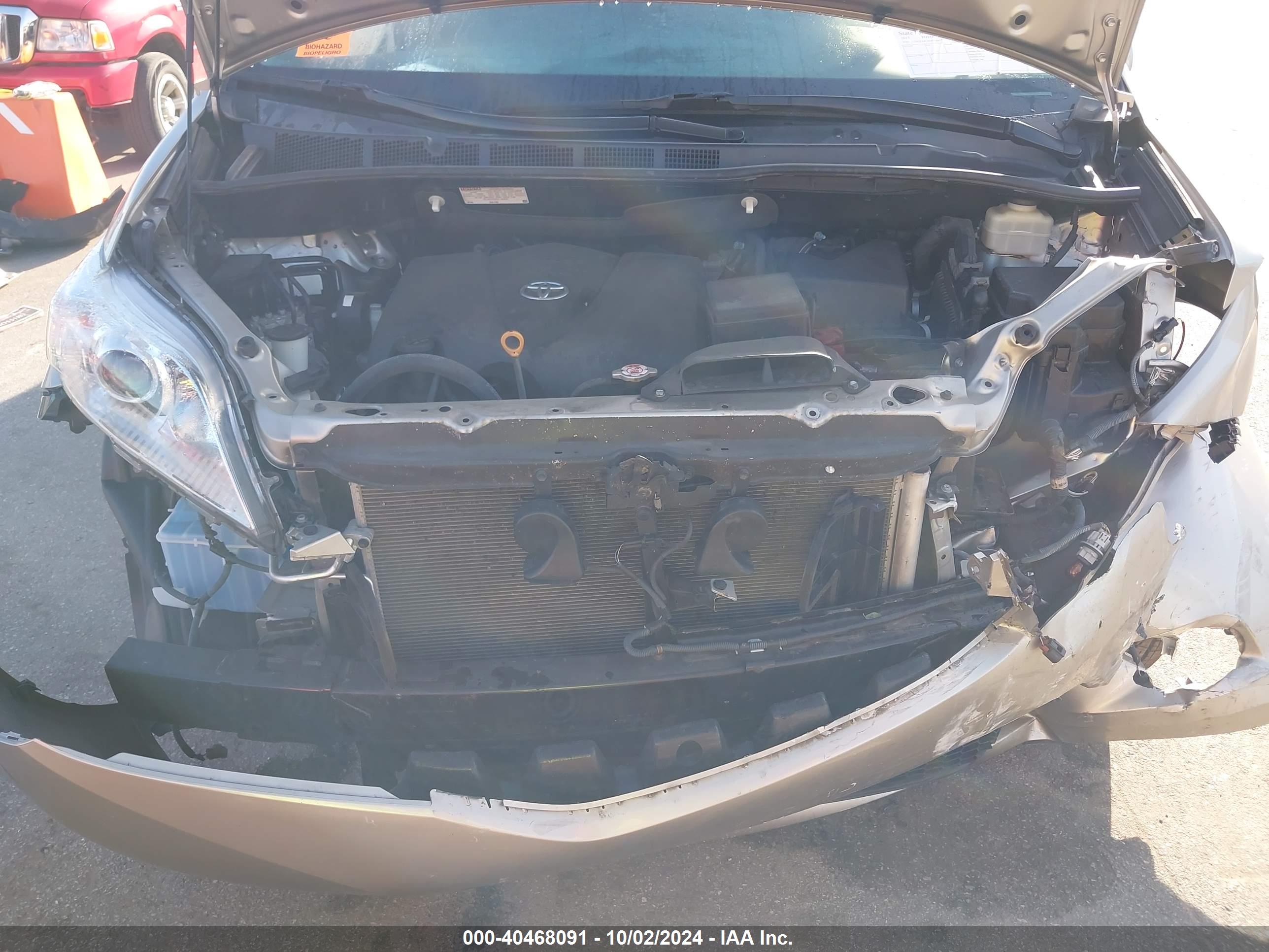 TOYOTA SIENNA image 10
