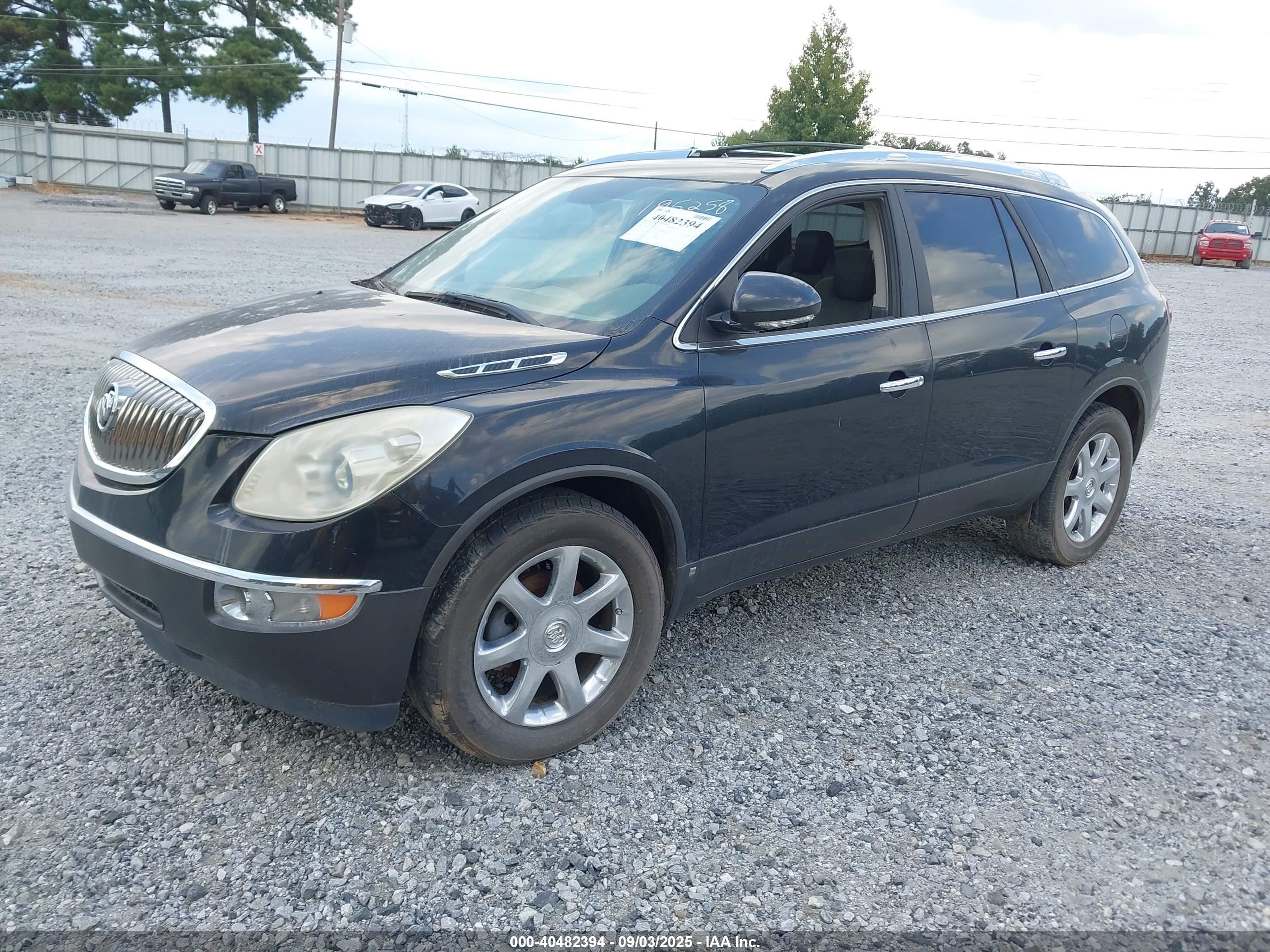 BUICK ENCLAVE image 2