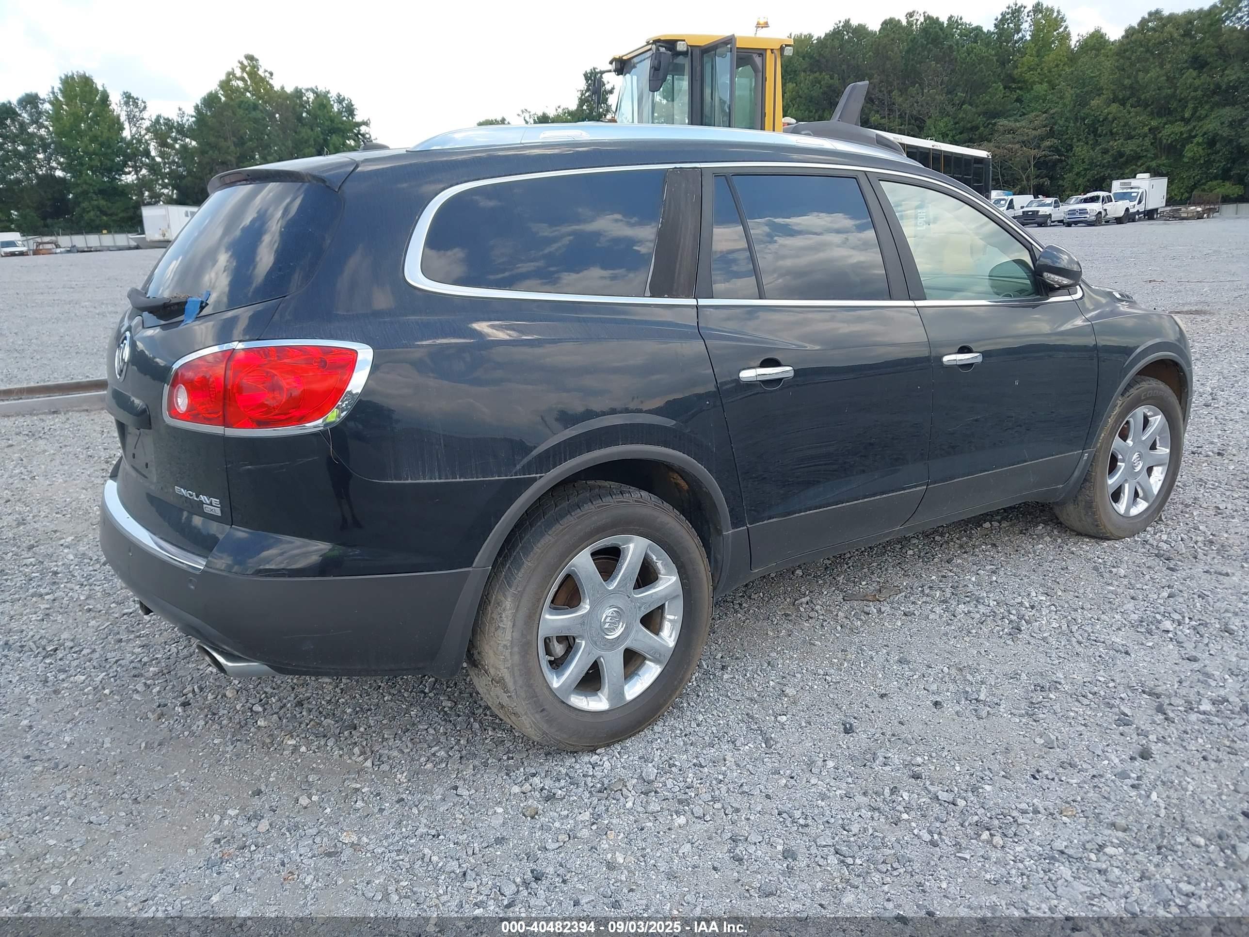 BUICK ENCLAVE image 4