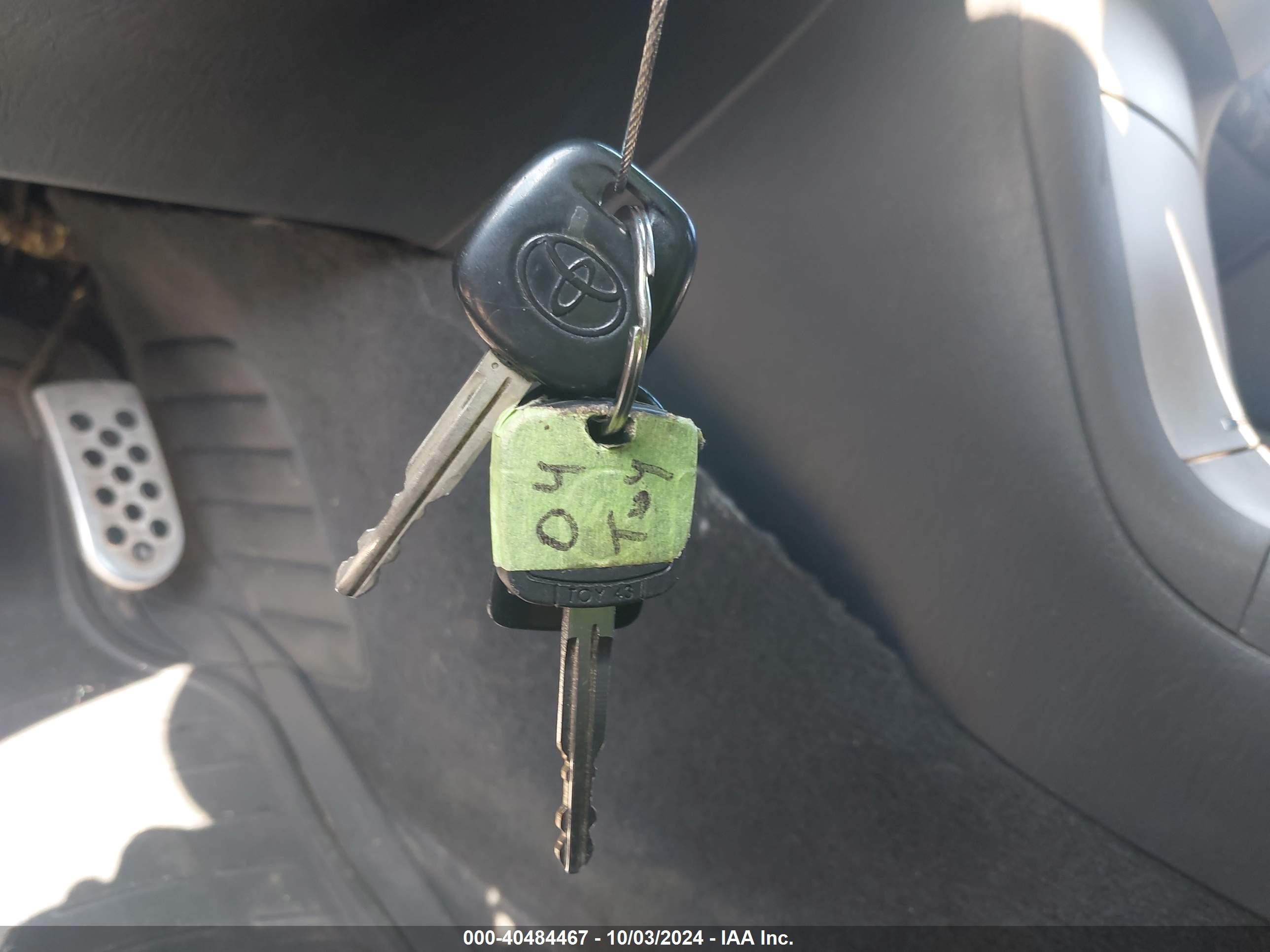 TOYOTA CAMRY image 11