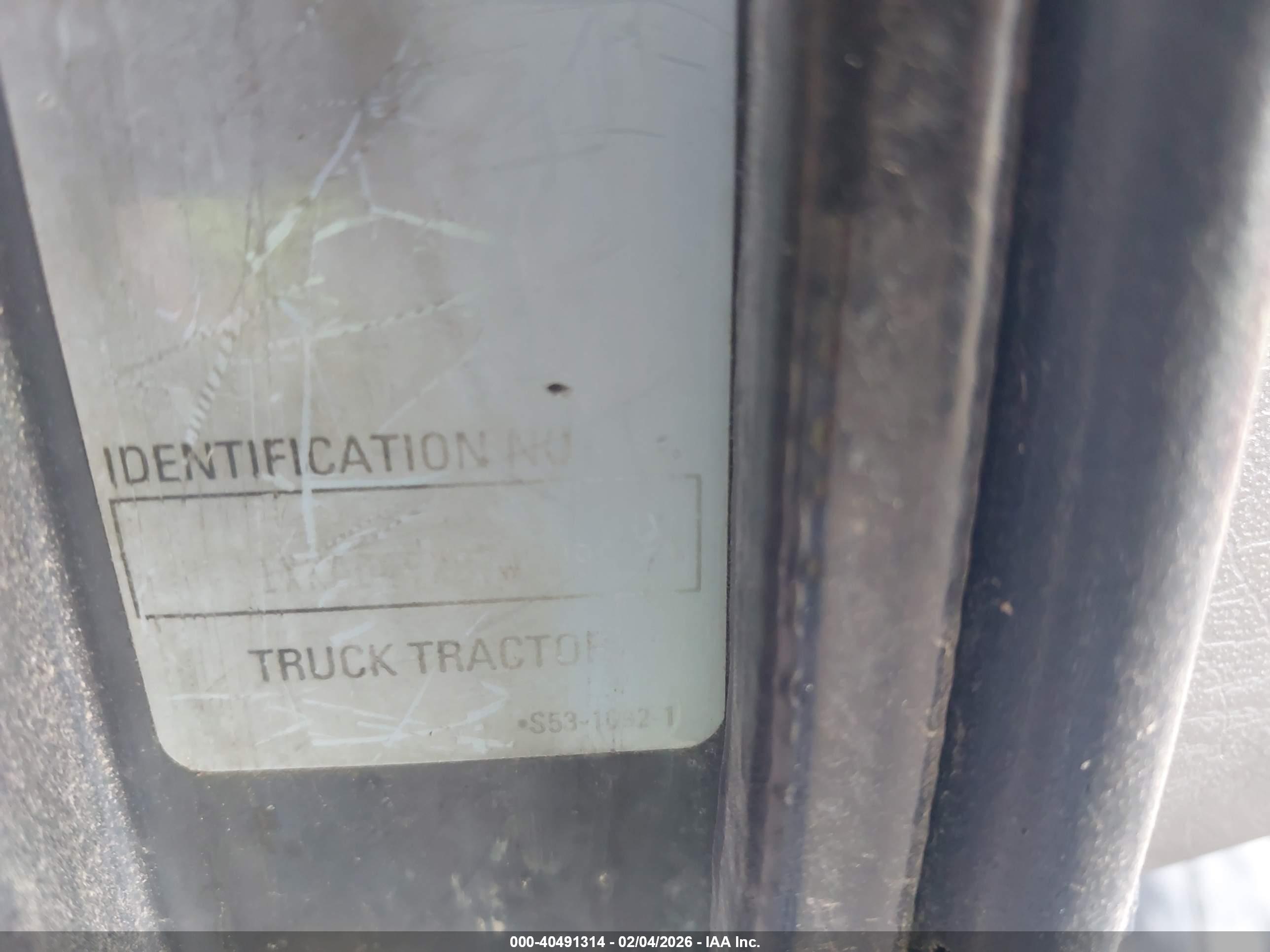 KENWORTH CONSTRUCTION image 9