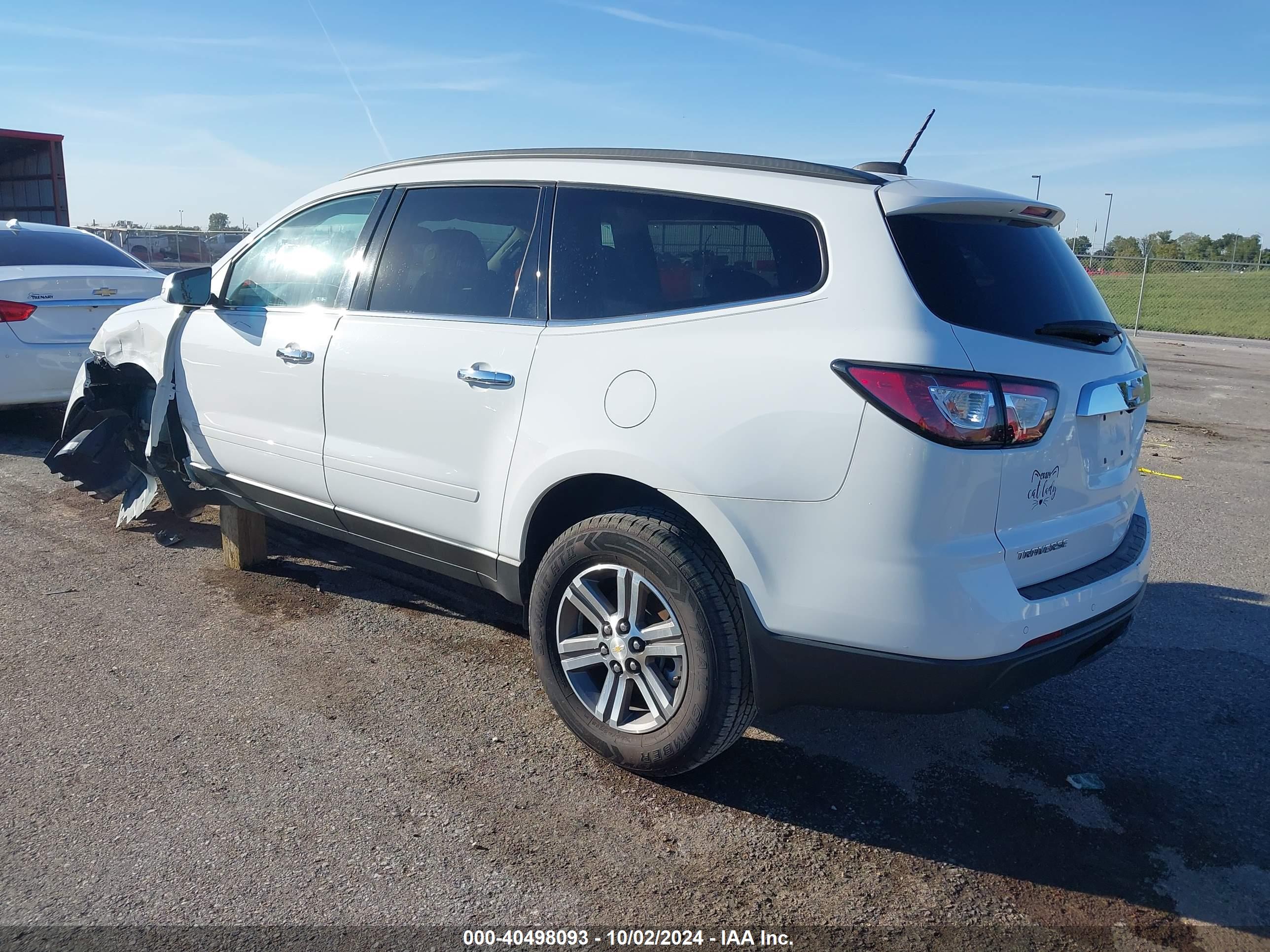 CHEVROLET TRAVERSE image 3