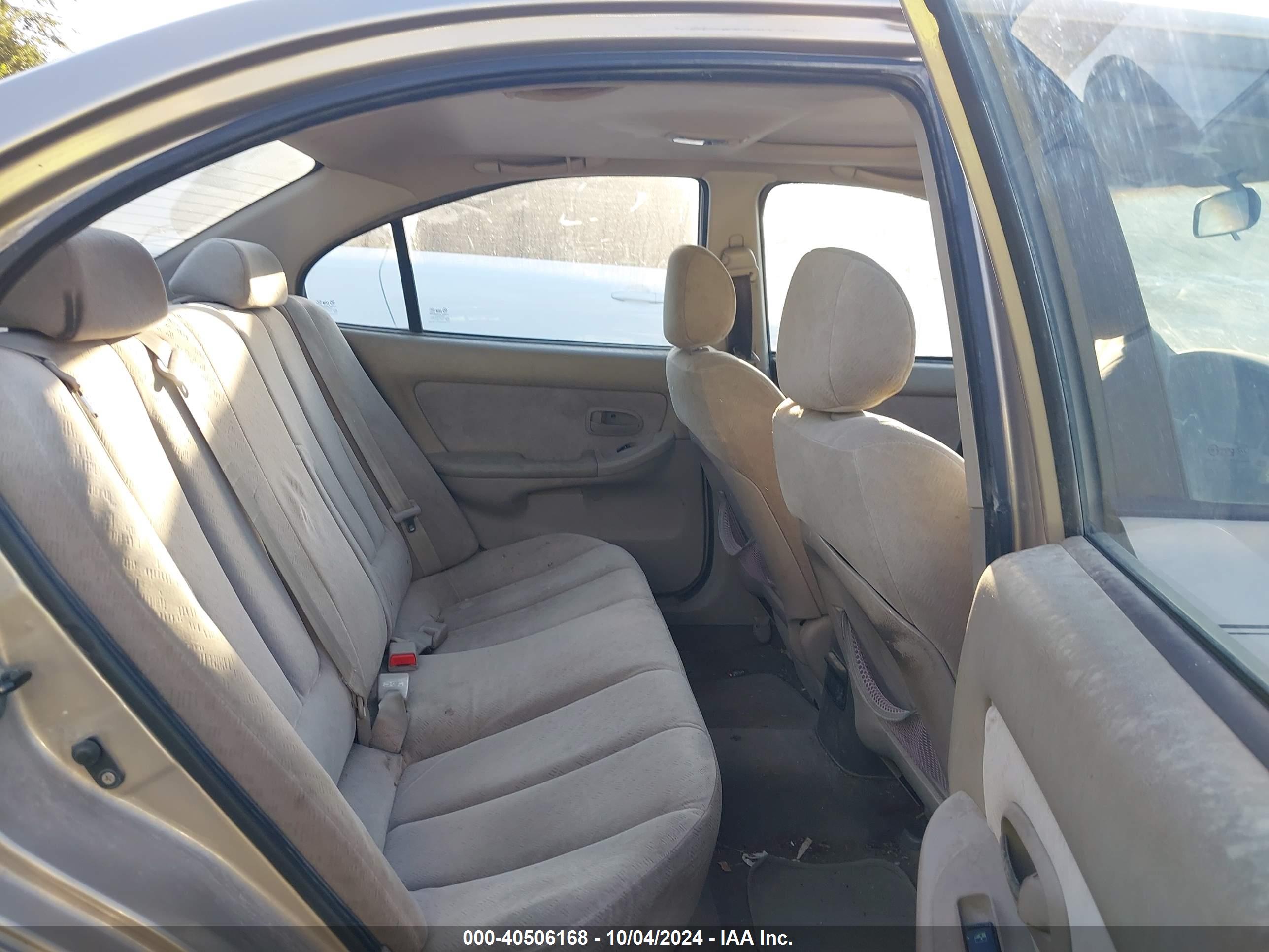 HYUNDAI ELANTRA image 8