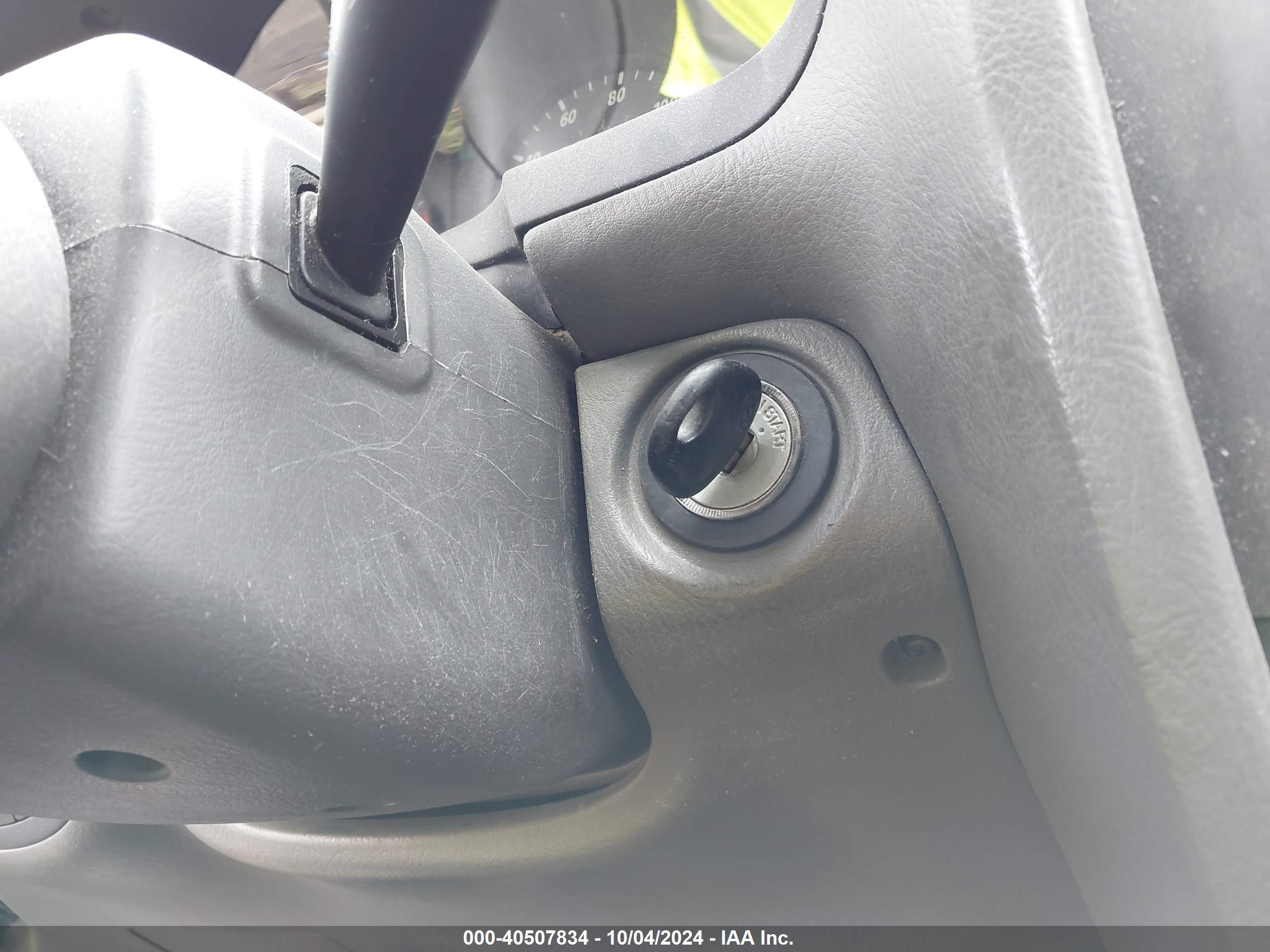 HYUNDAI SANTA image 11