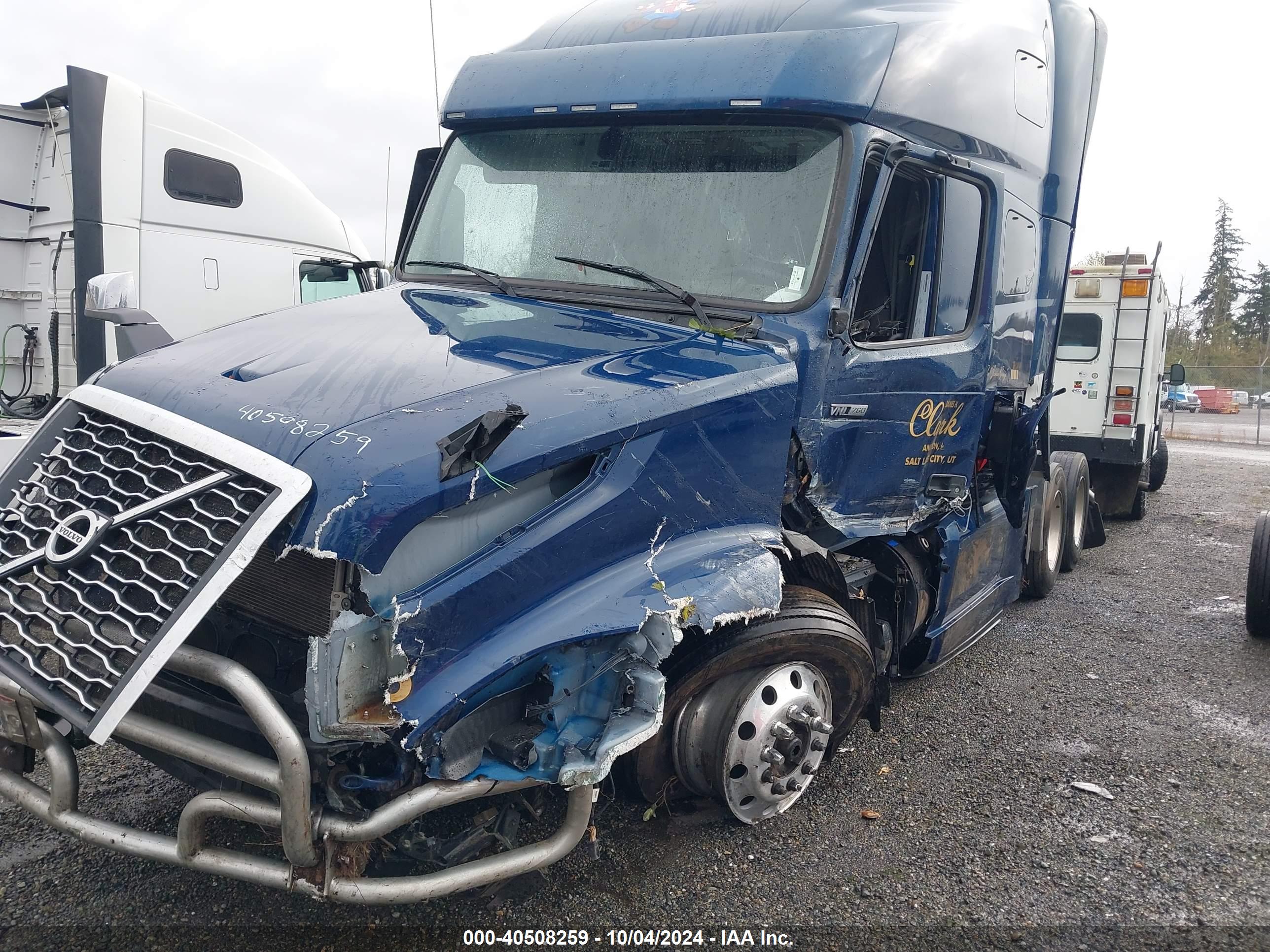 VOLVO VNL image 2