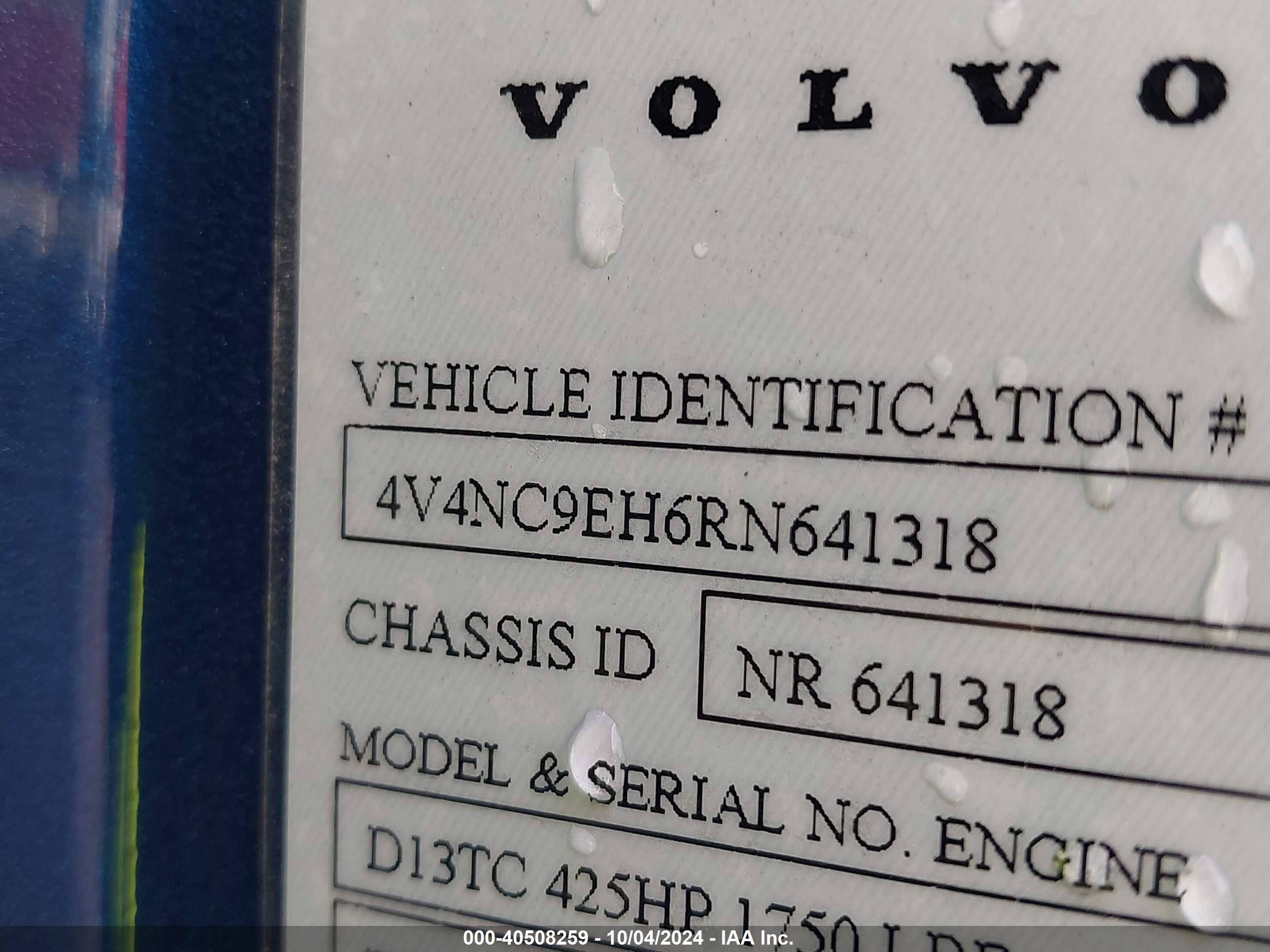 VOLVO VNL image 9