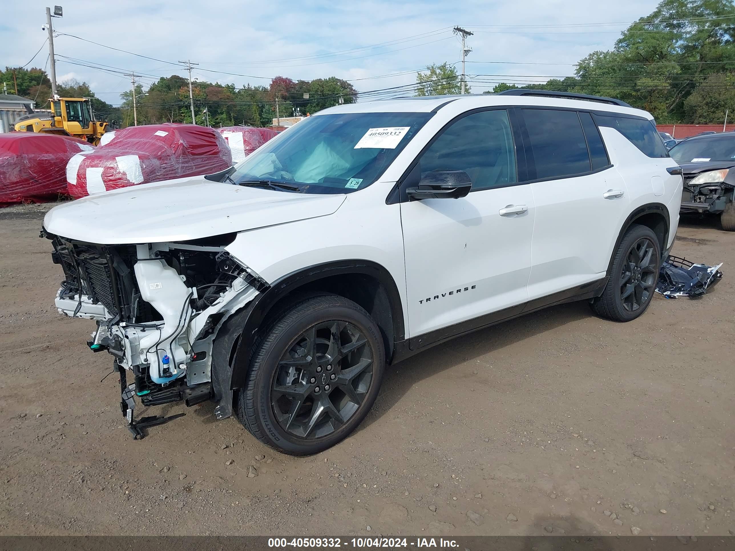CHEVROLET TRAVERSE image 2