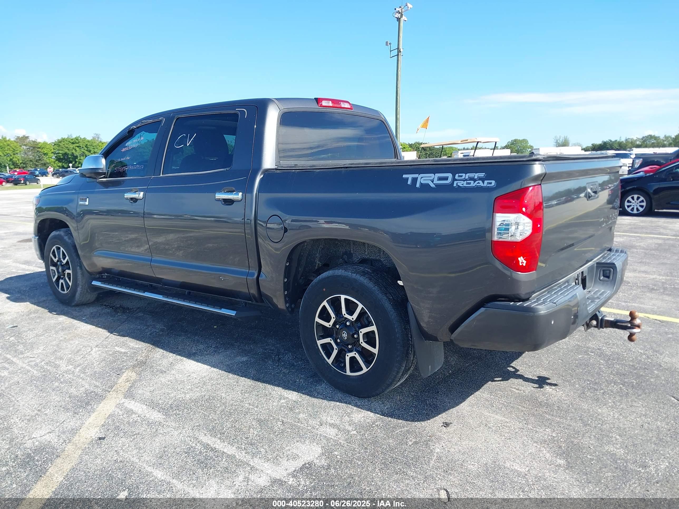 TOYOTA TUNDRA image 3