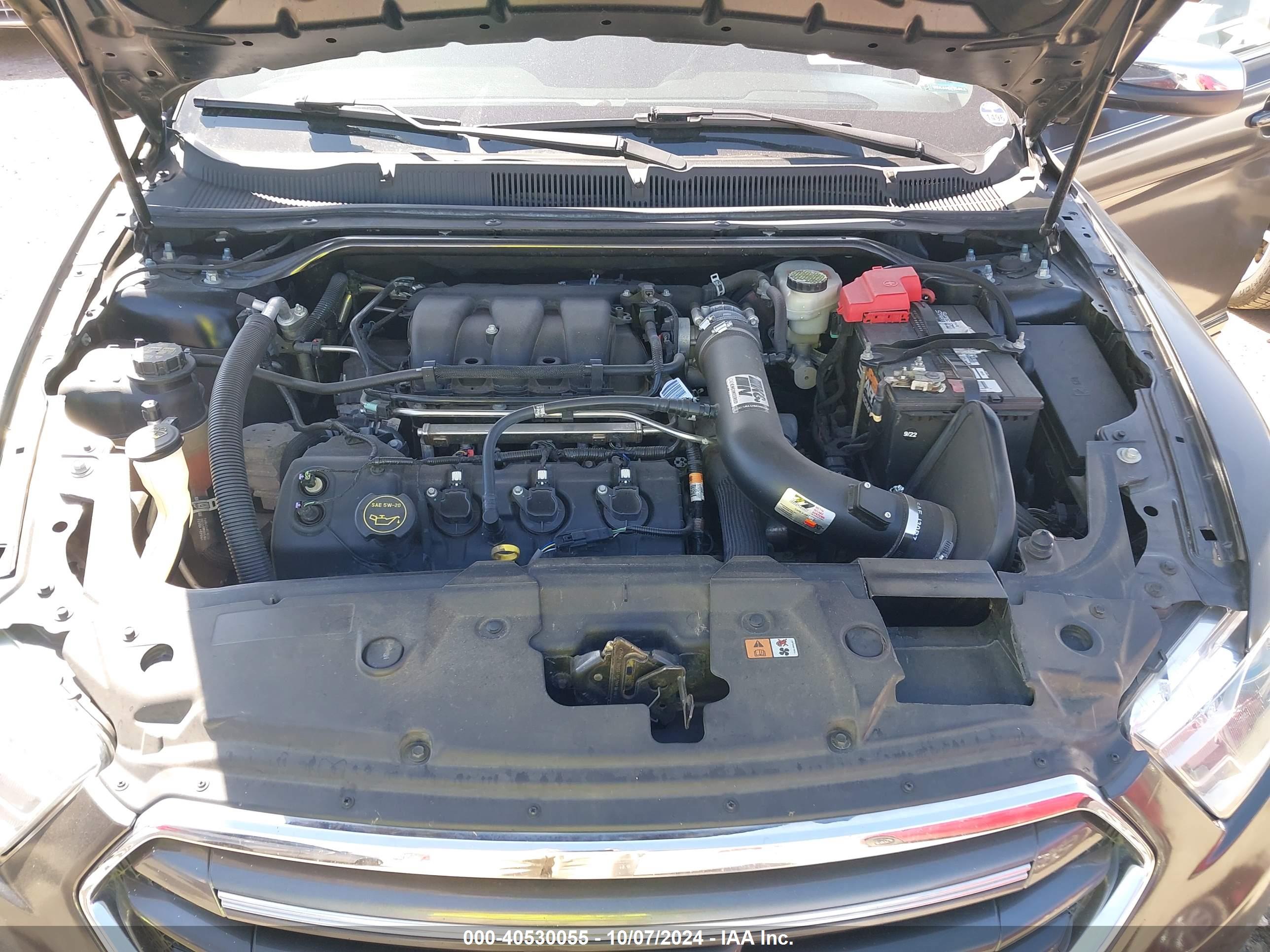 FORD TAURUS image 10