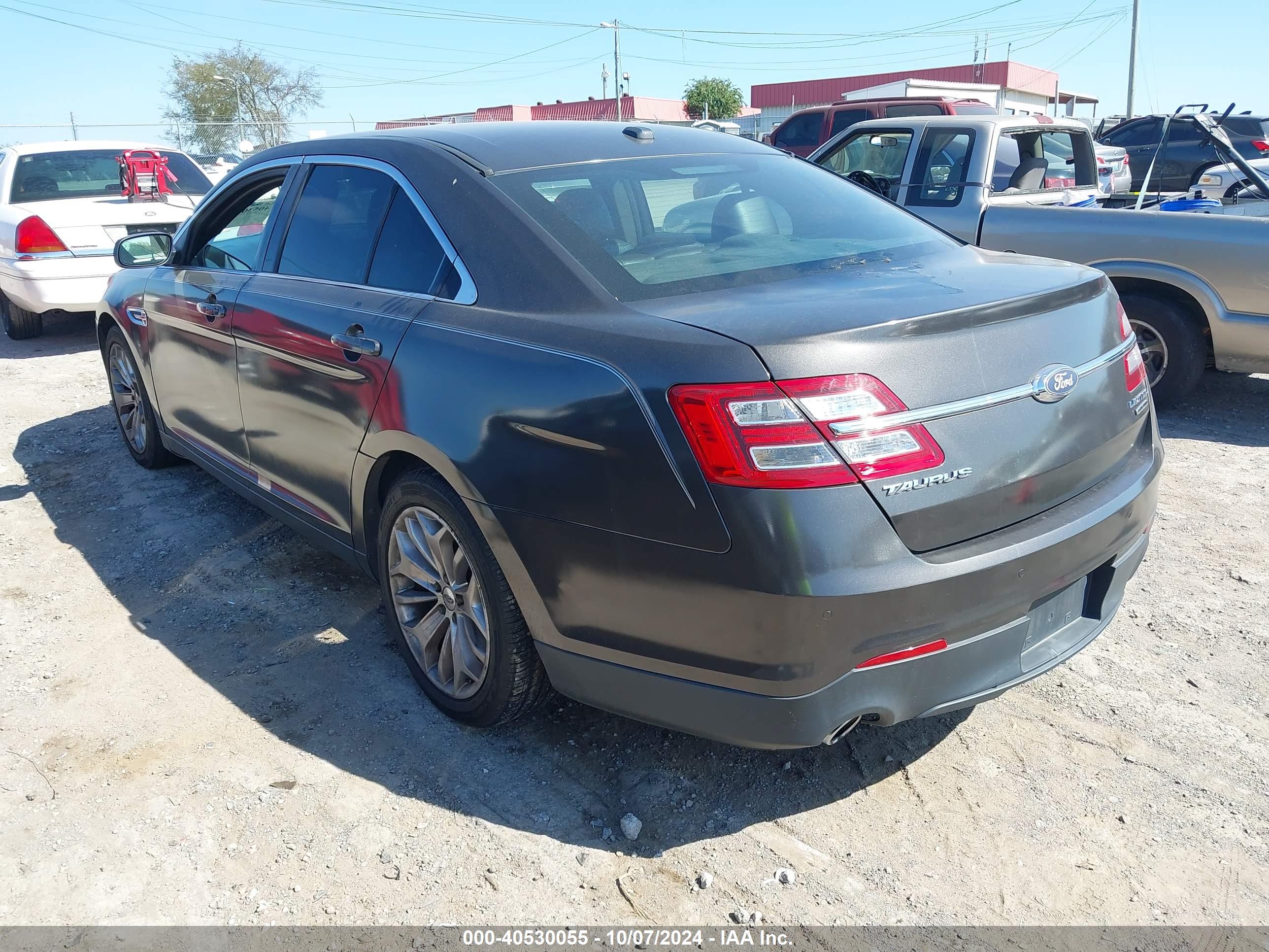 FORD TAURUS image 3