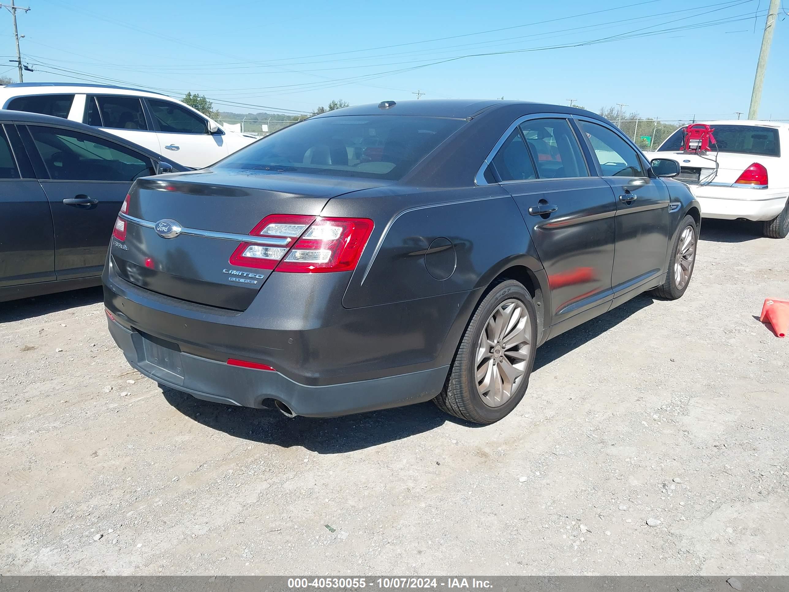 FORD TAURUS image 4