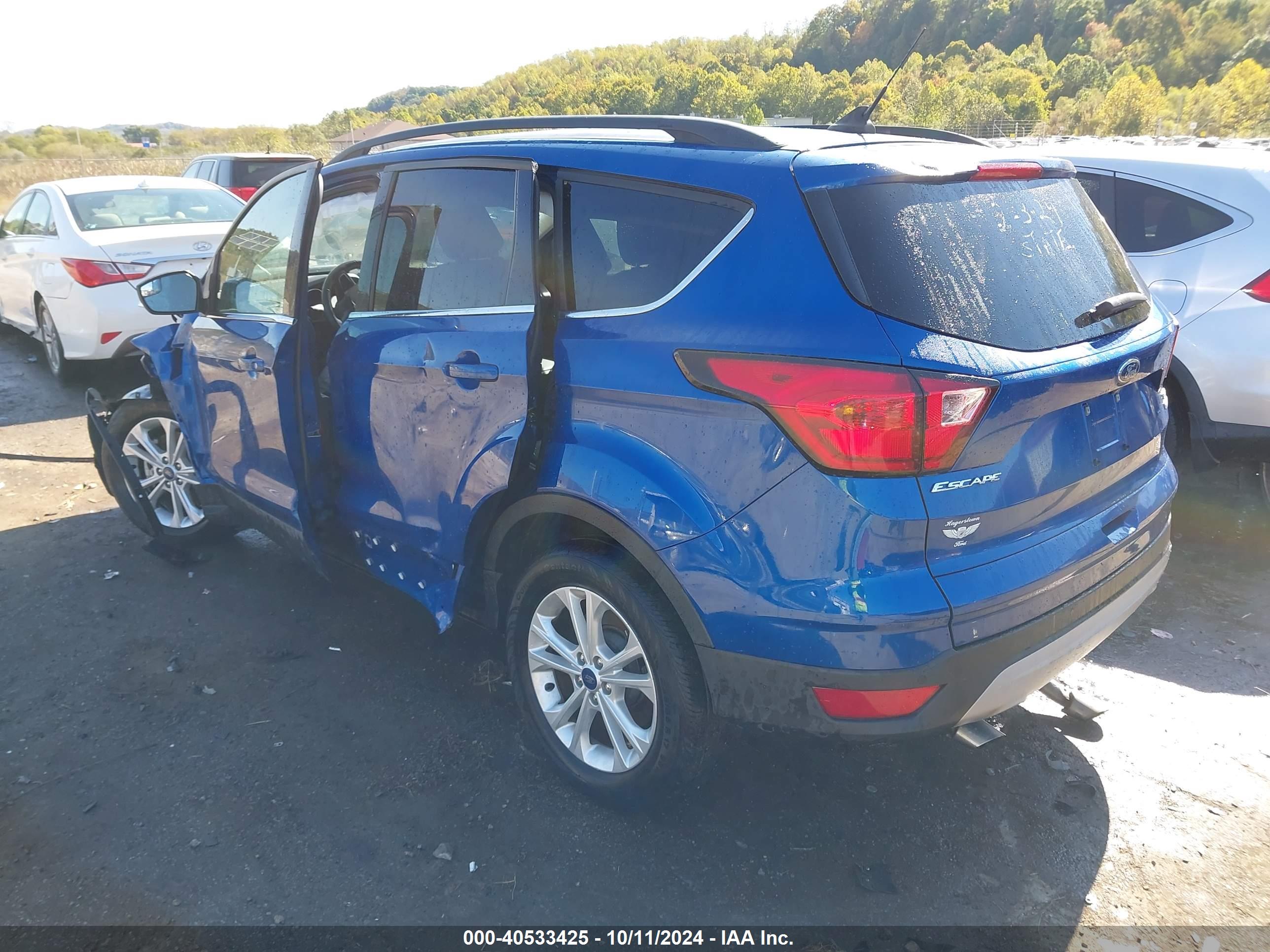 FORD ESCAPE image 3