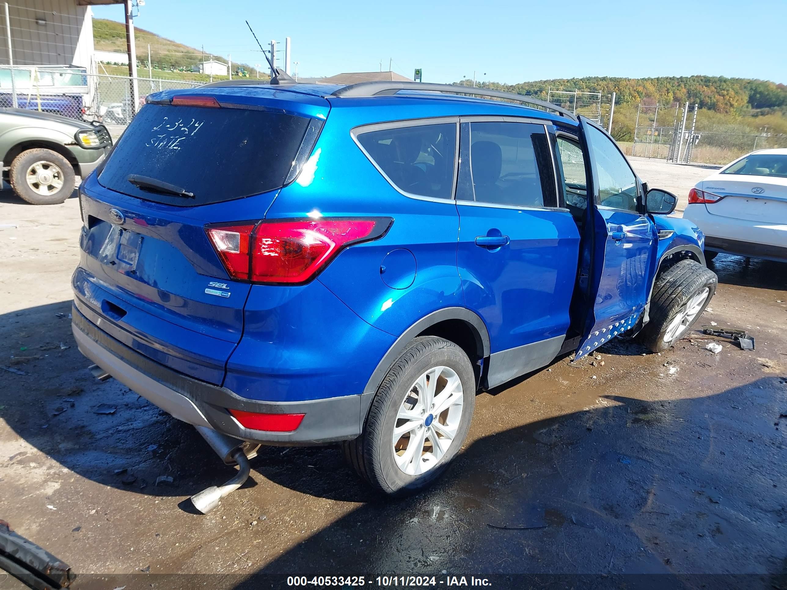 FORD ESCAPE image 4